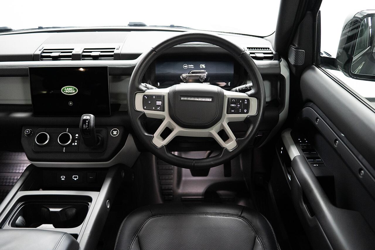 Land Rover Defender view 7