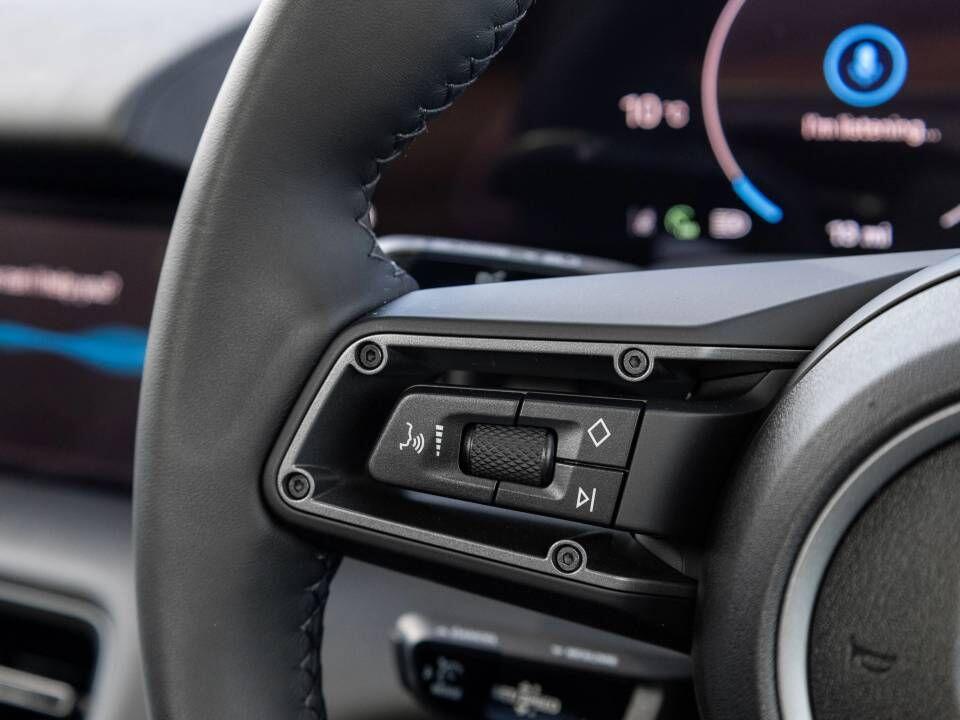 Porsche Taycan view 18