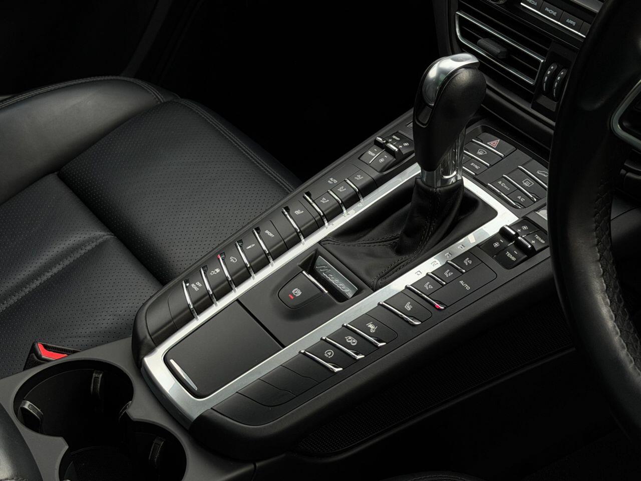 Porsche Macan view 46