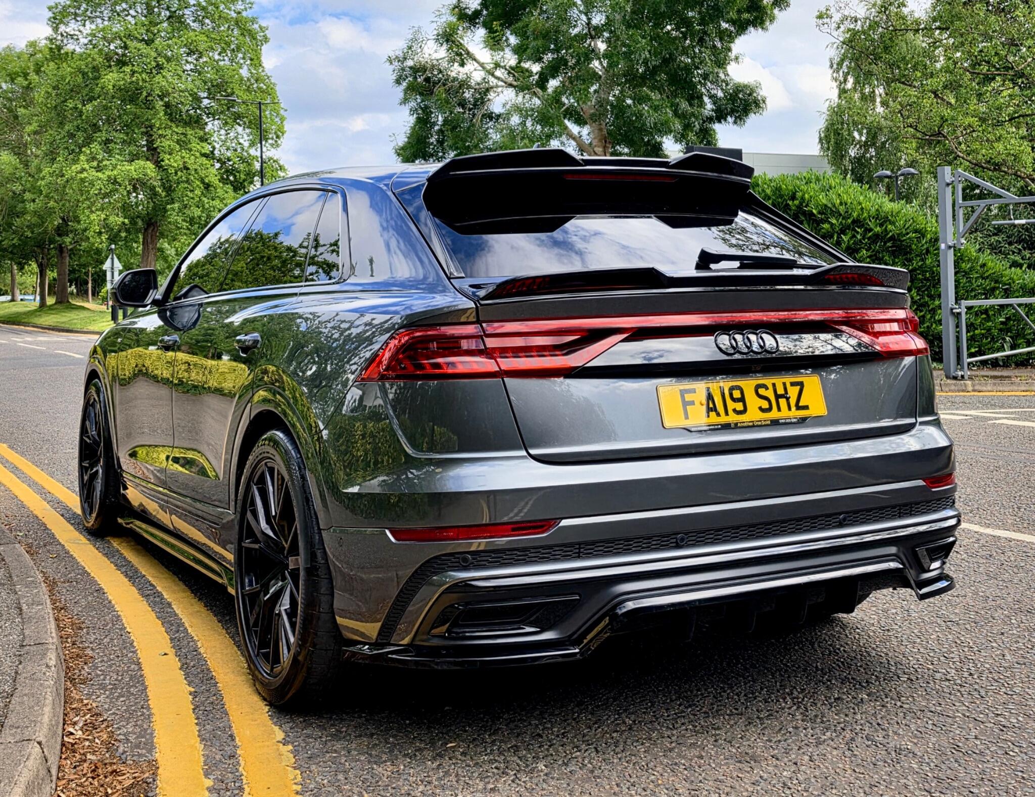 Audi Q8 view 23
