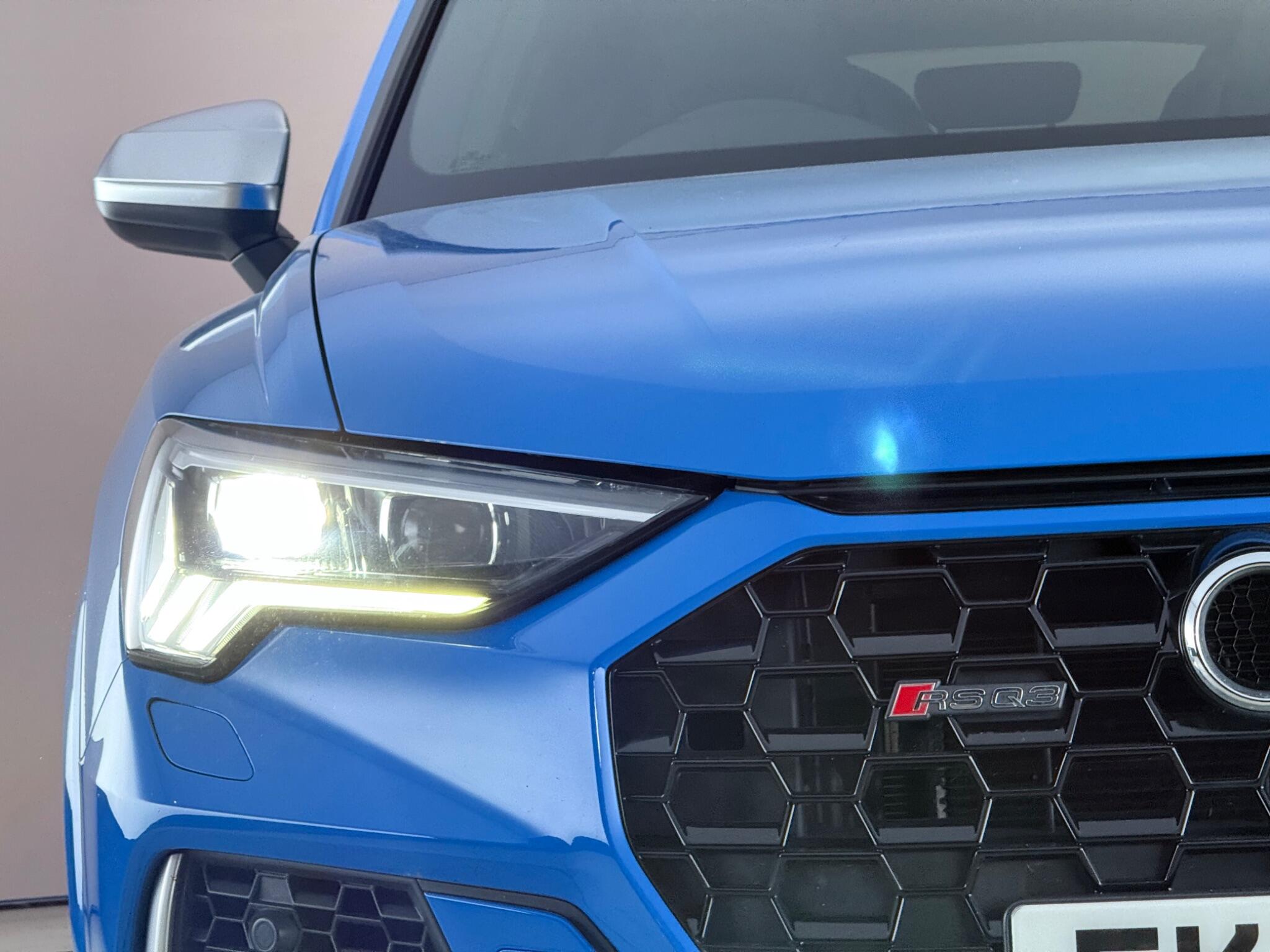 Audi RS Q3 view 17