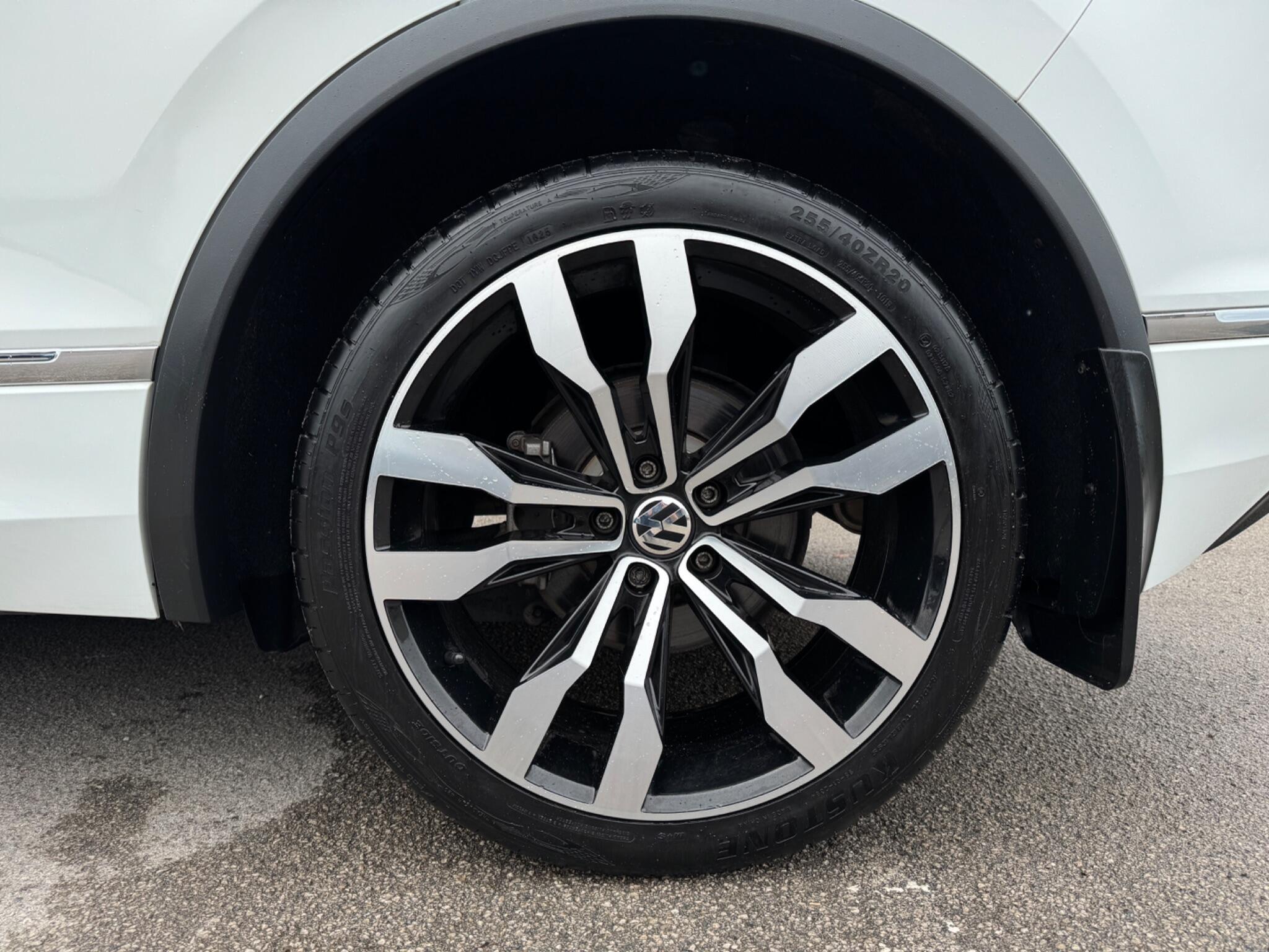 Volkswagen Tiguan view 10