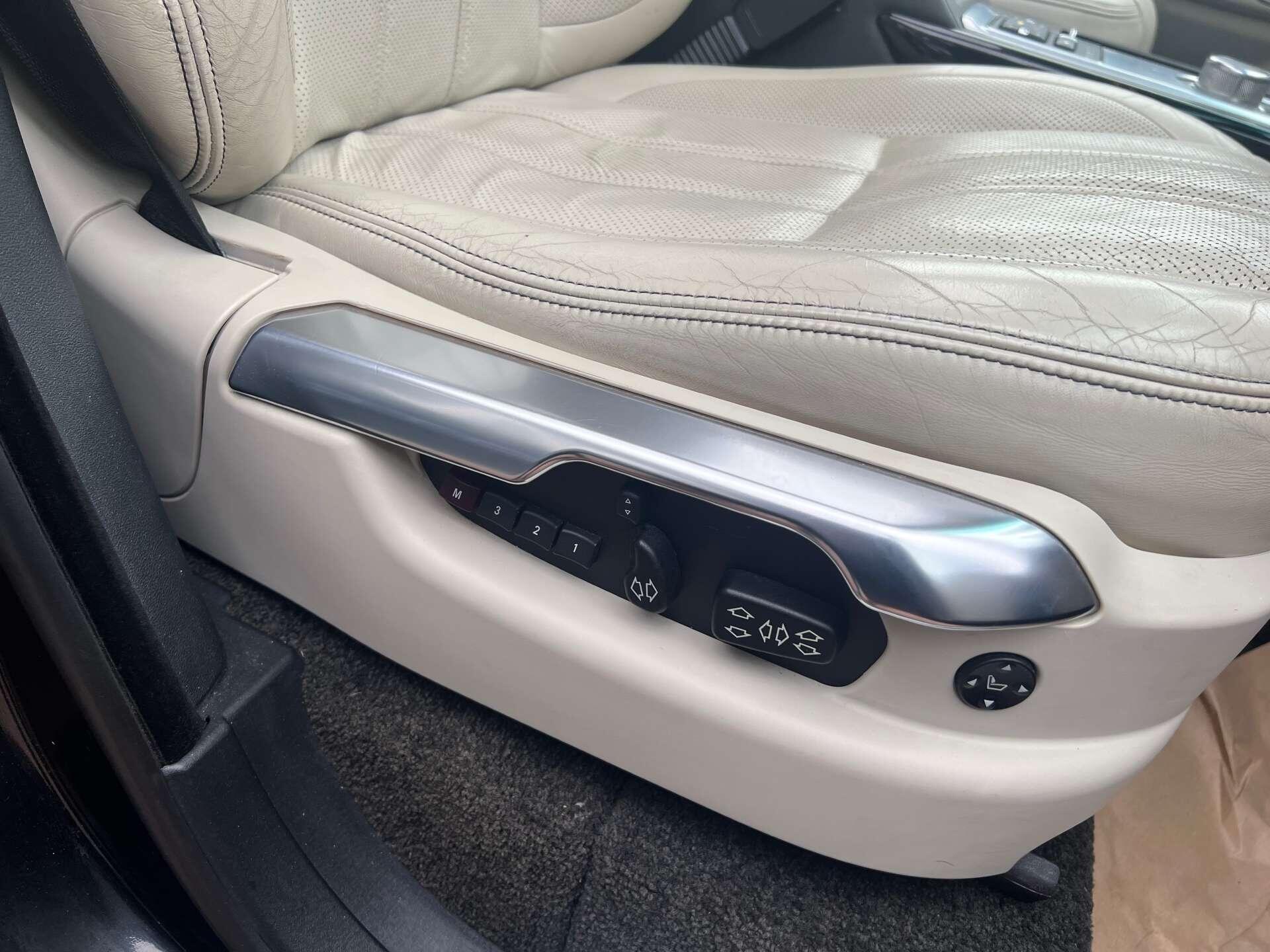 Land Rover Range Rover view 19