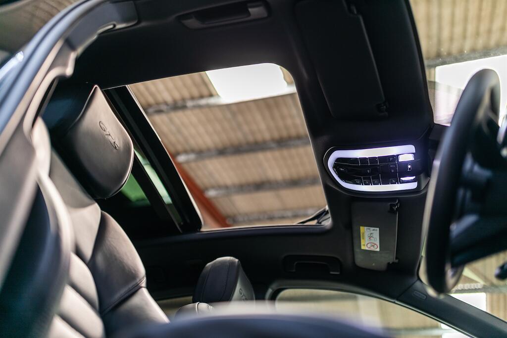Porsche Macan view 9
