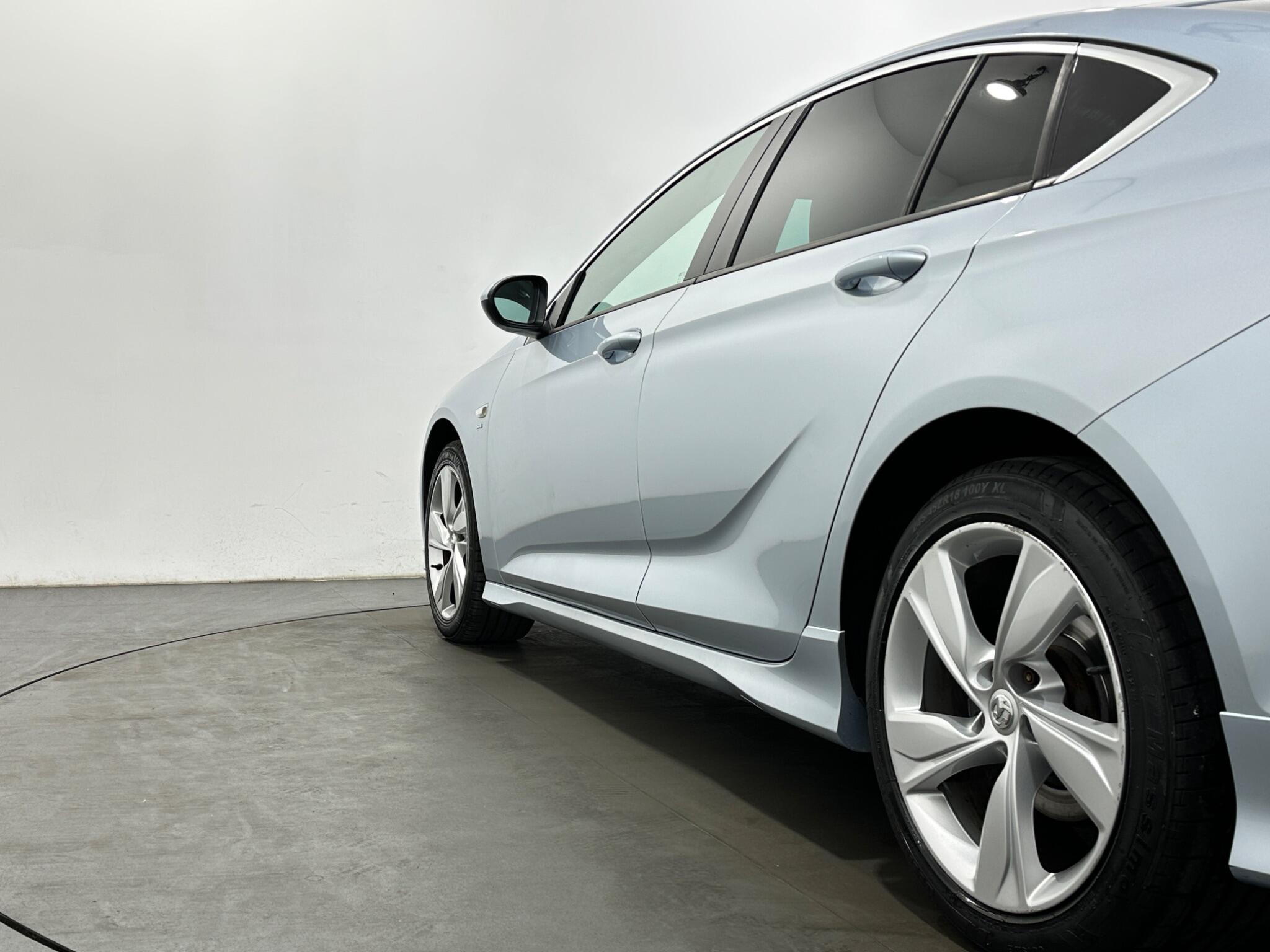 Vauxhall Insignia view 45