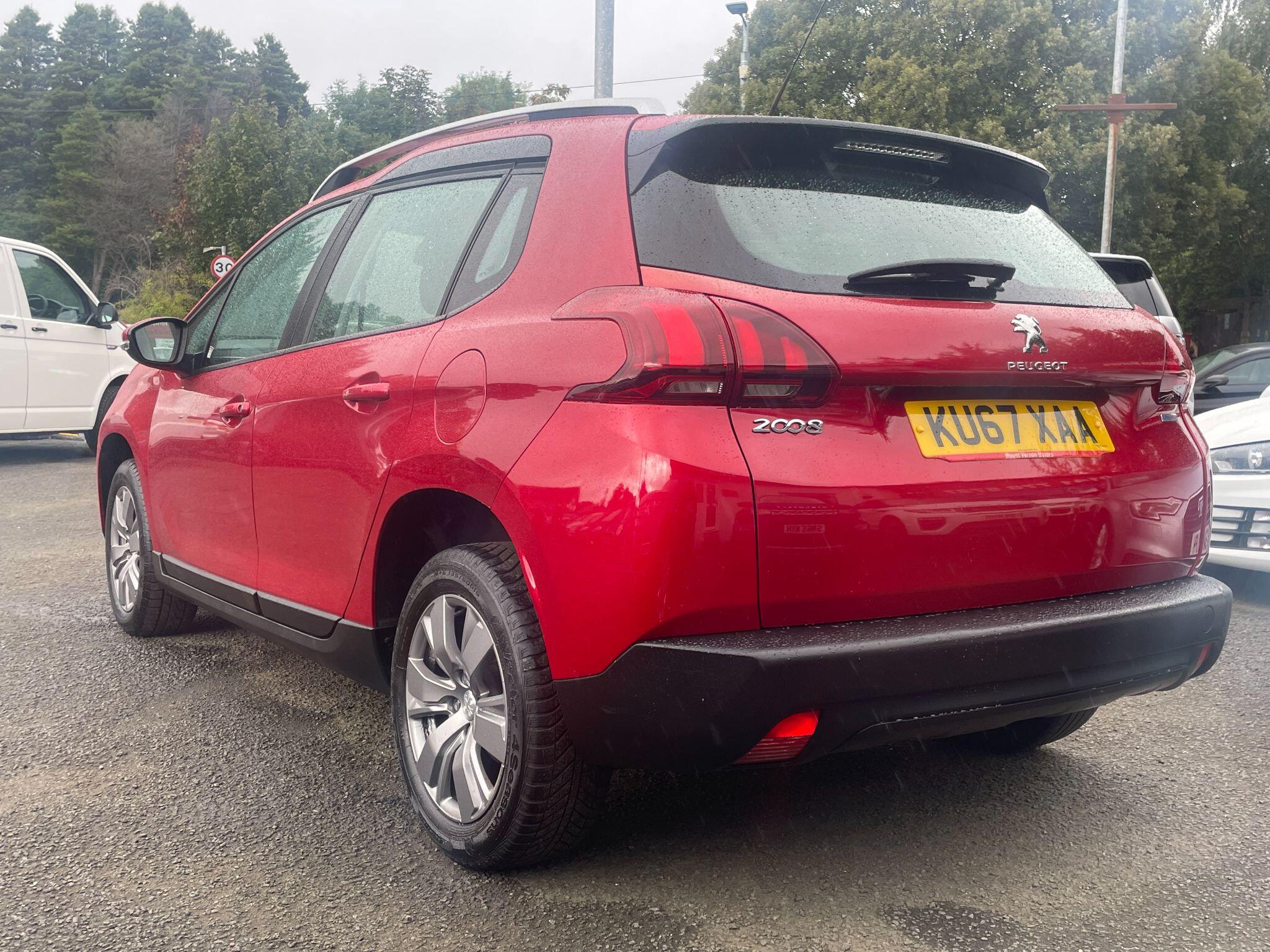Peugeot 2008 view 11