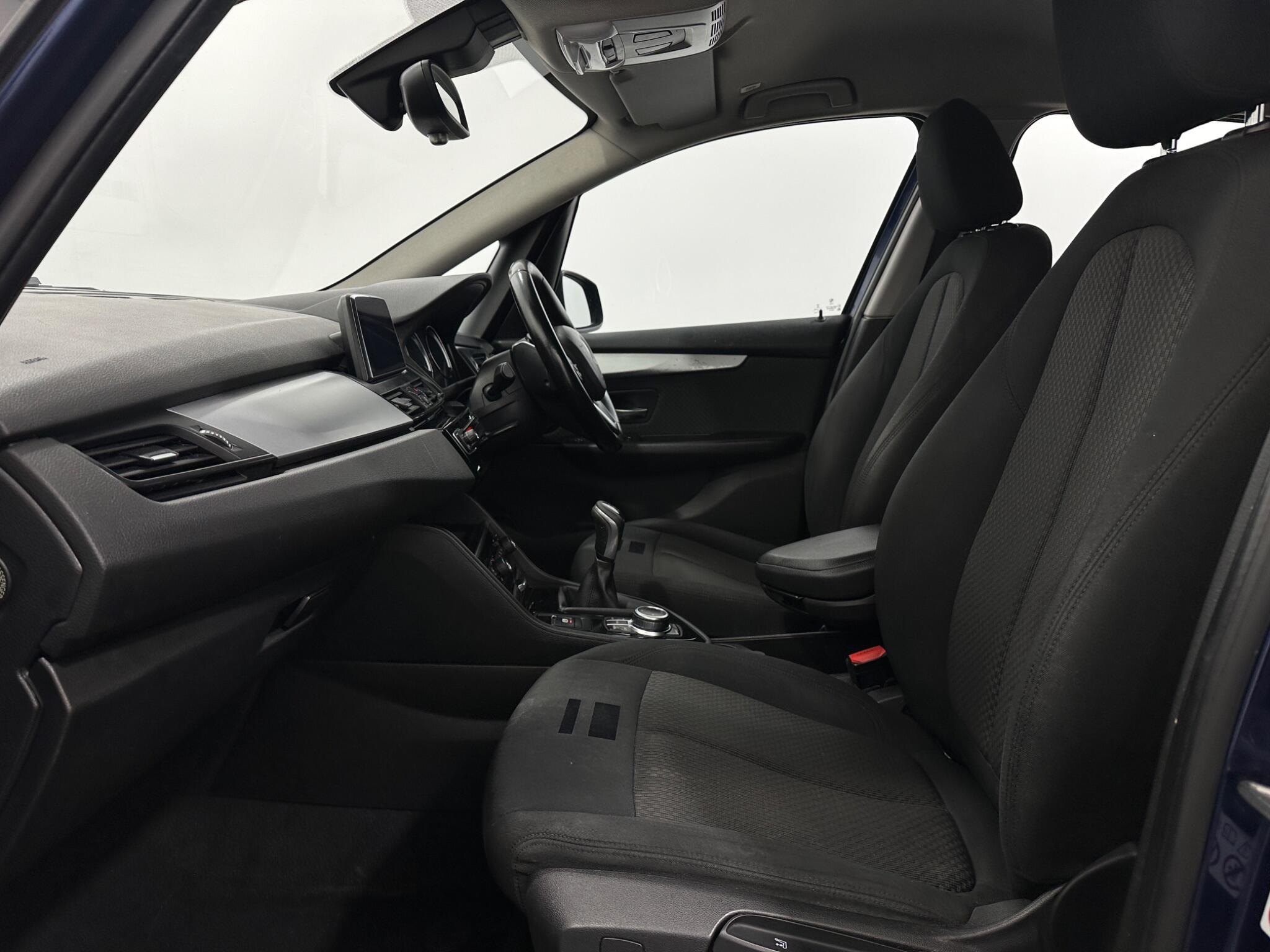 BMW 2 Series view 33