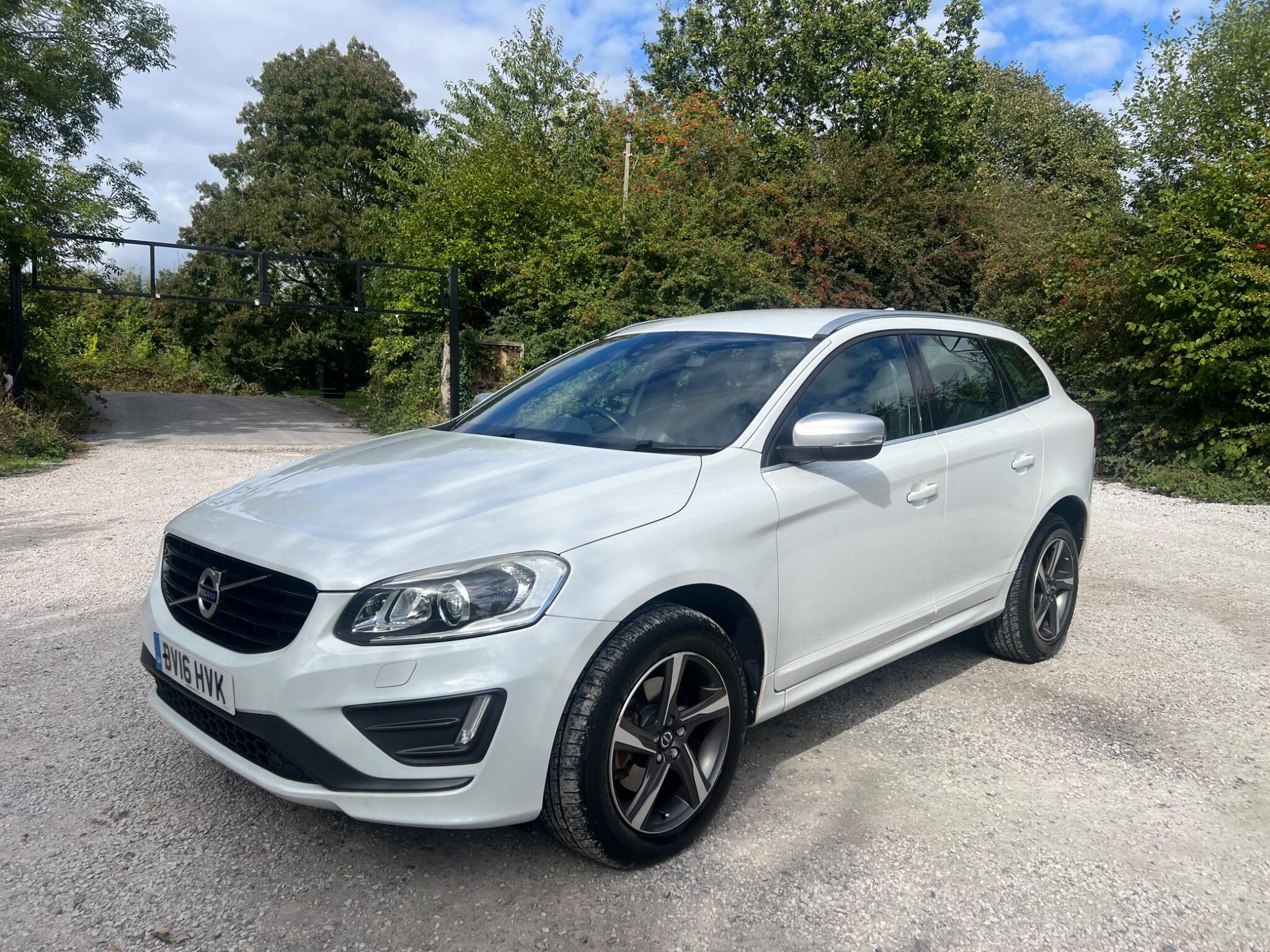 Volvo XC60 view 2