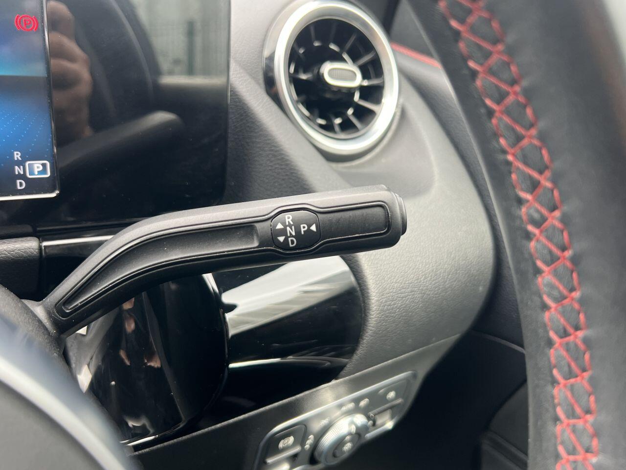 Mercedes-Benz Gla view 52