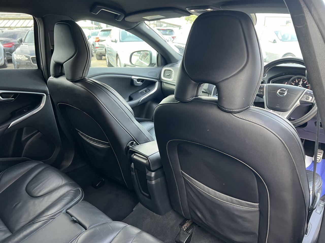 Volvo V40 view 20