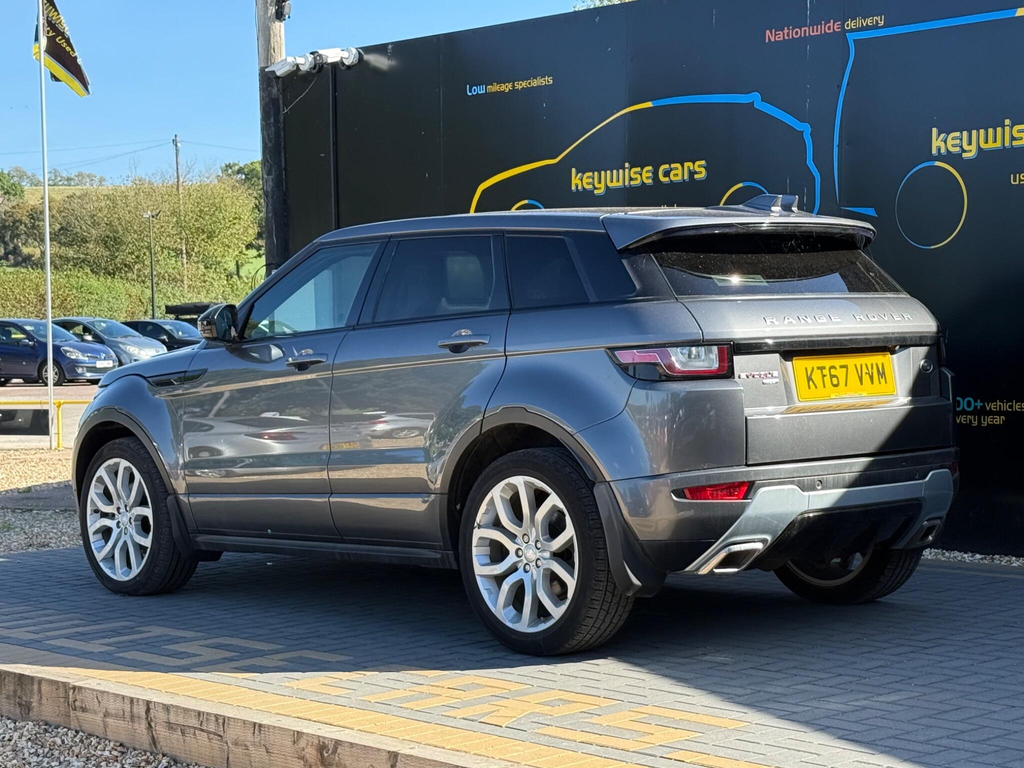 Land Rover Range Rover Evoque view 3