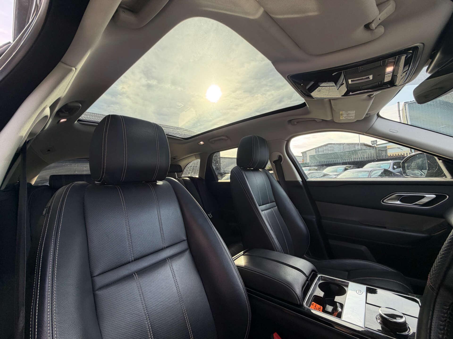 Land Rover Range Rover Velar view 3