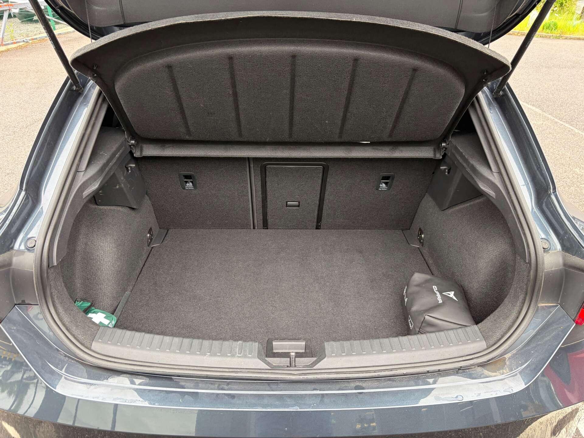 Cupra Leon view 25