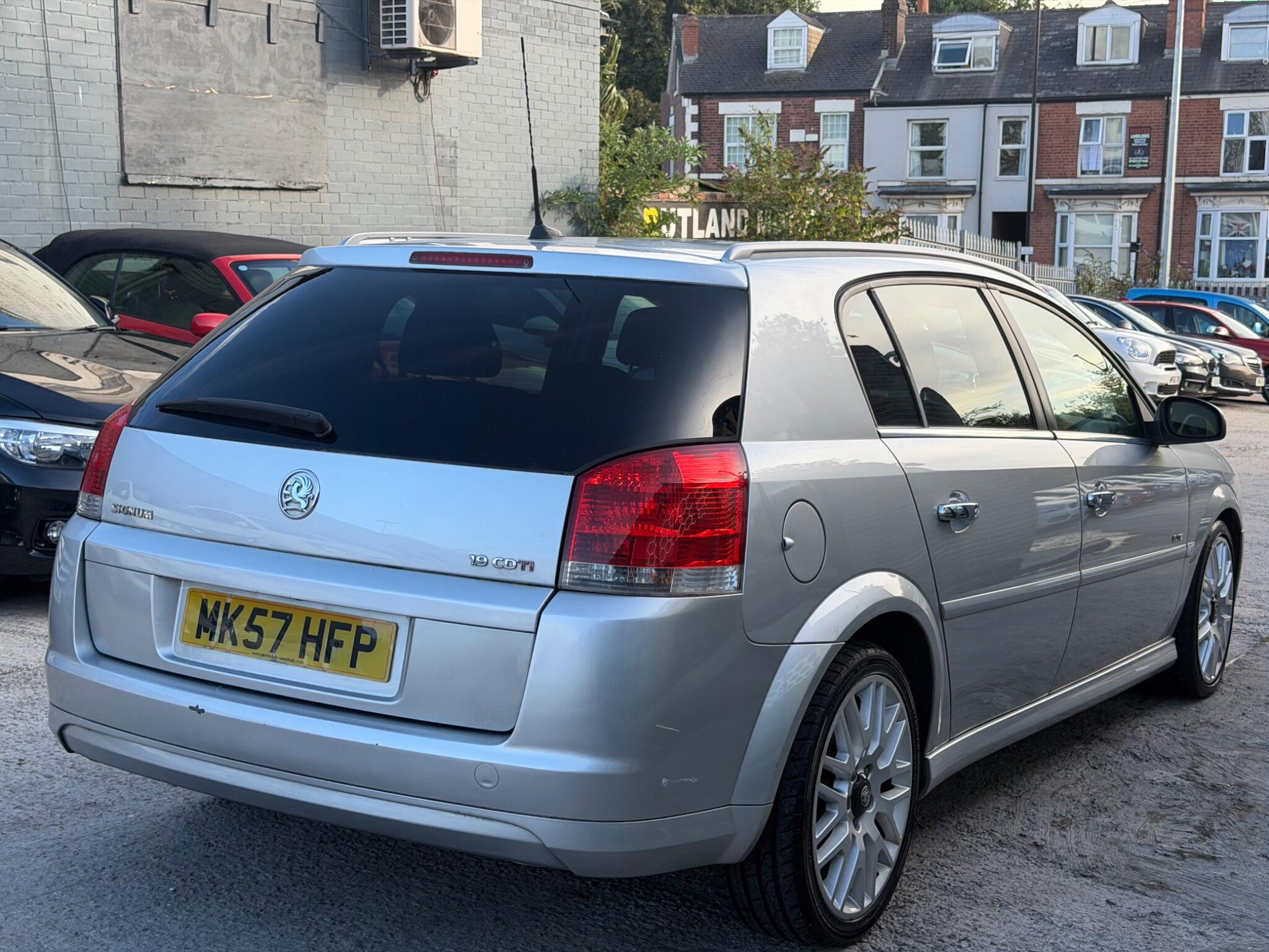 Vauxhall Signum view 4