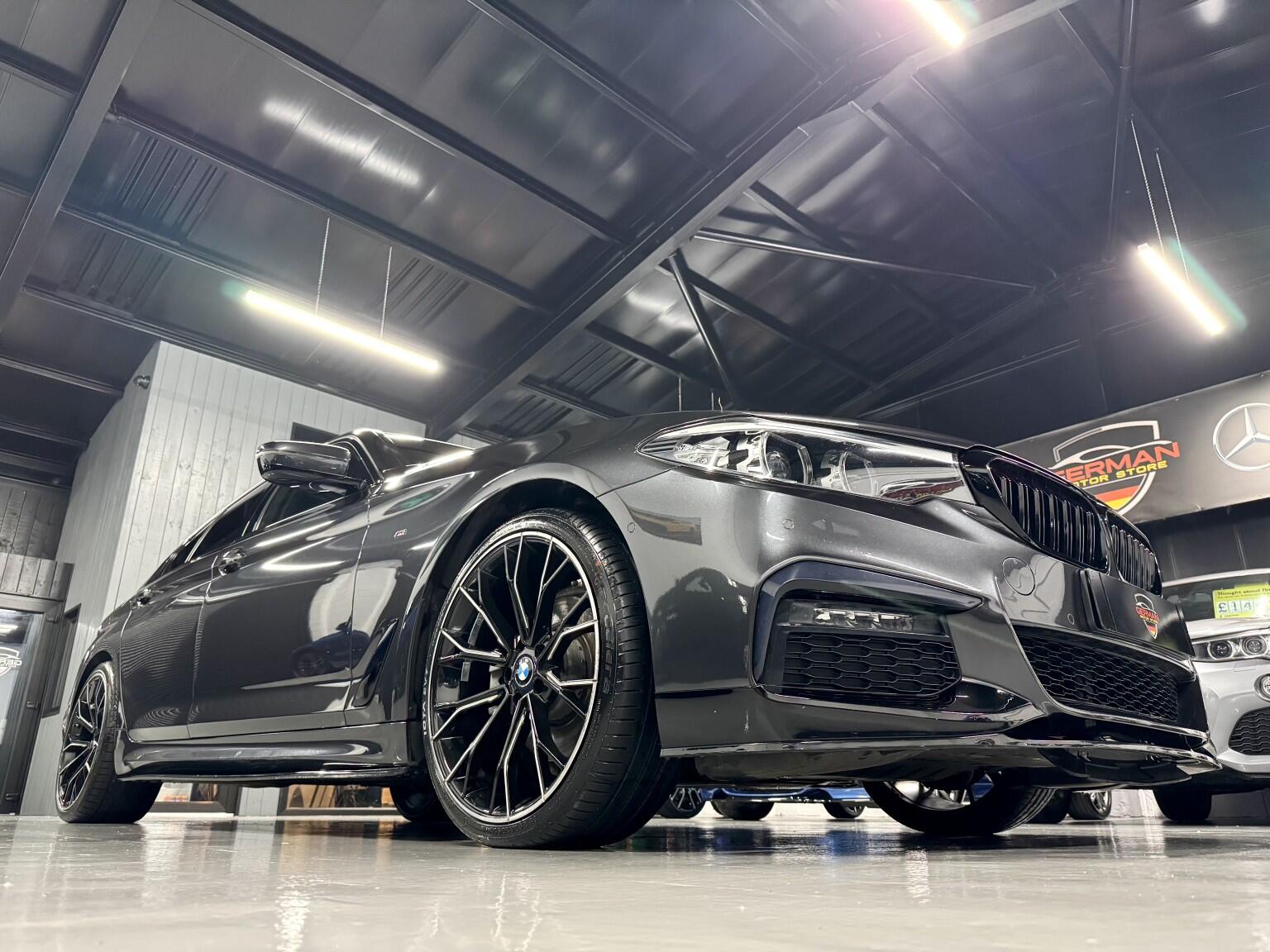 BMW 5 Series view 10