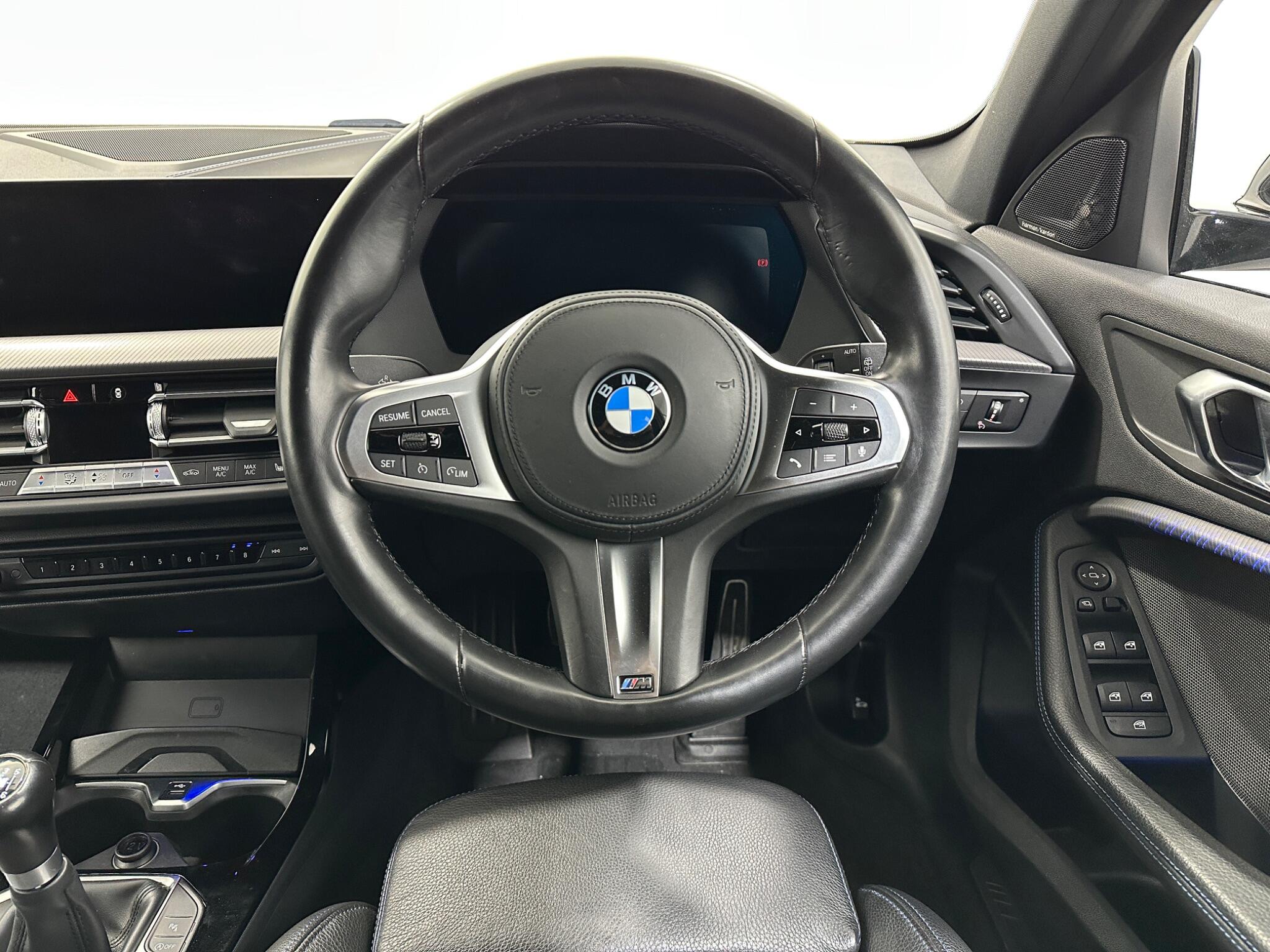 BMW 1 Series view 13