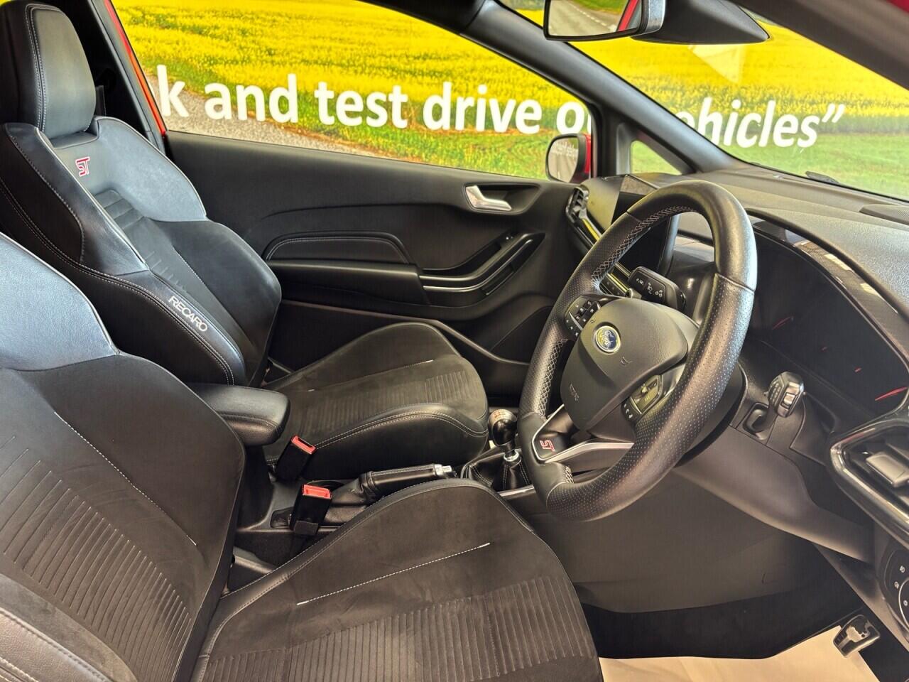 Ford Fiesta view 12
