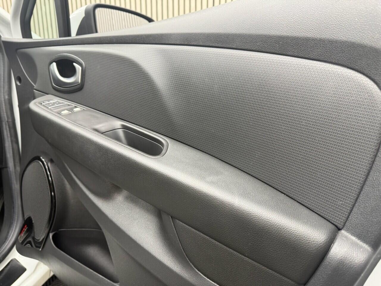 Renault Clio view 10
