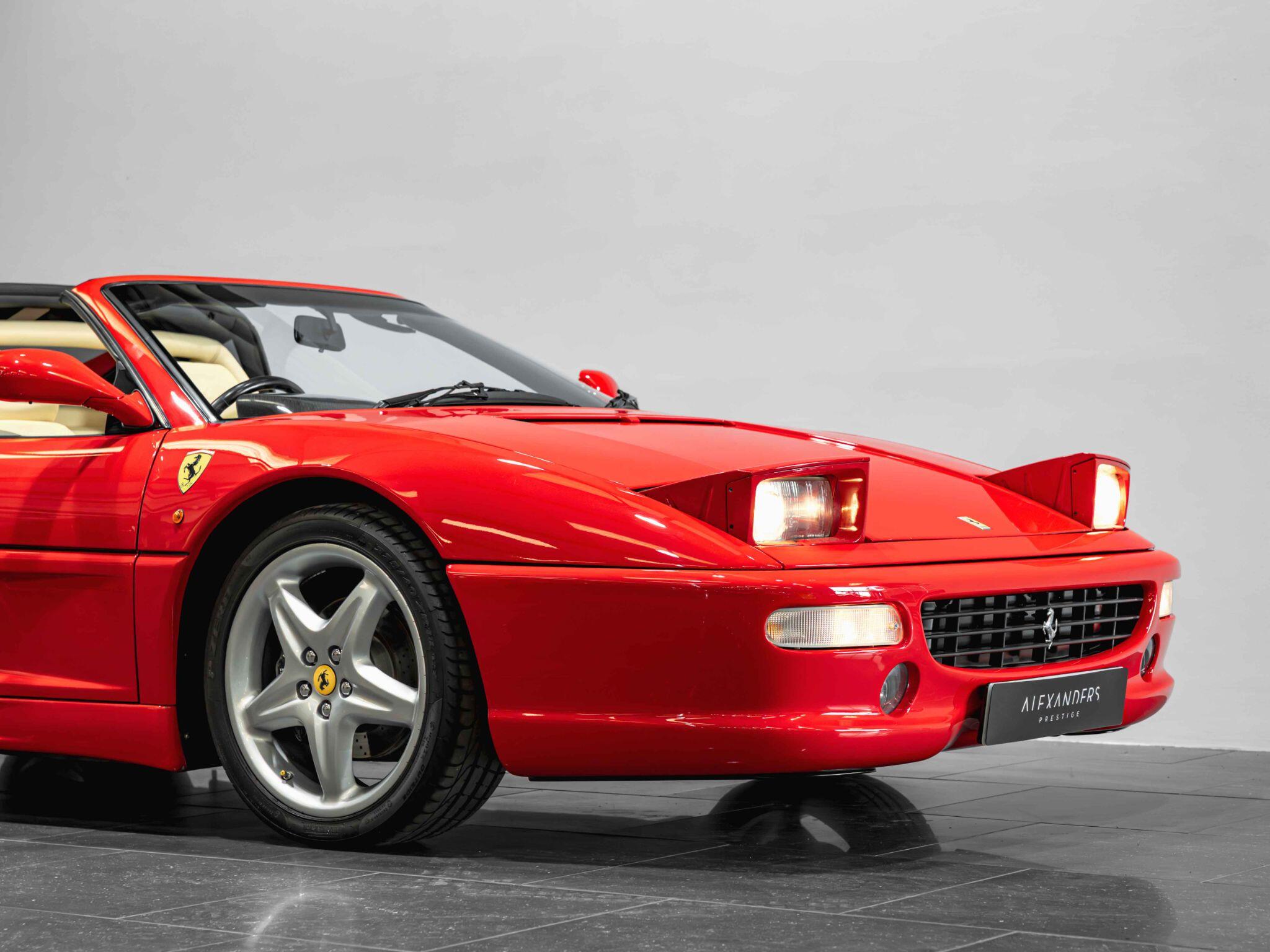 Ferrari F355 view 13
