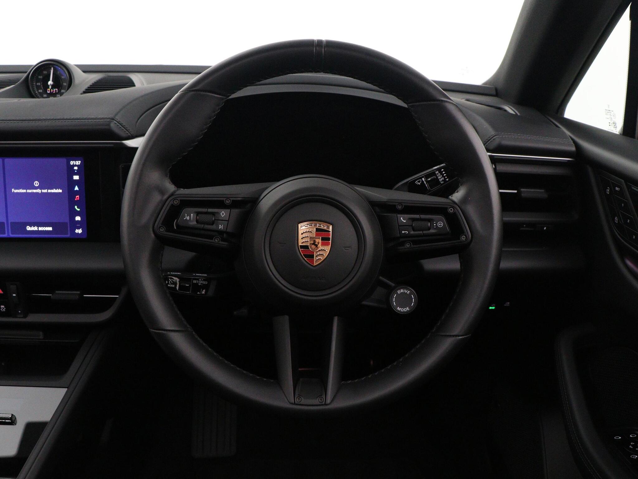Porsche Macan view 33