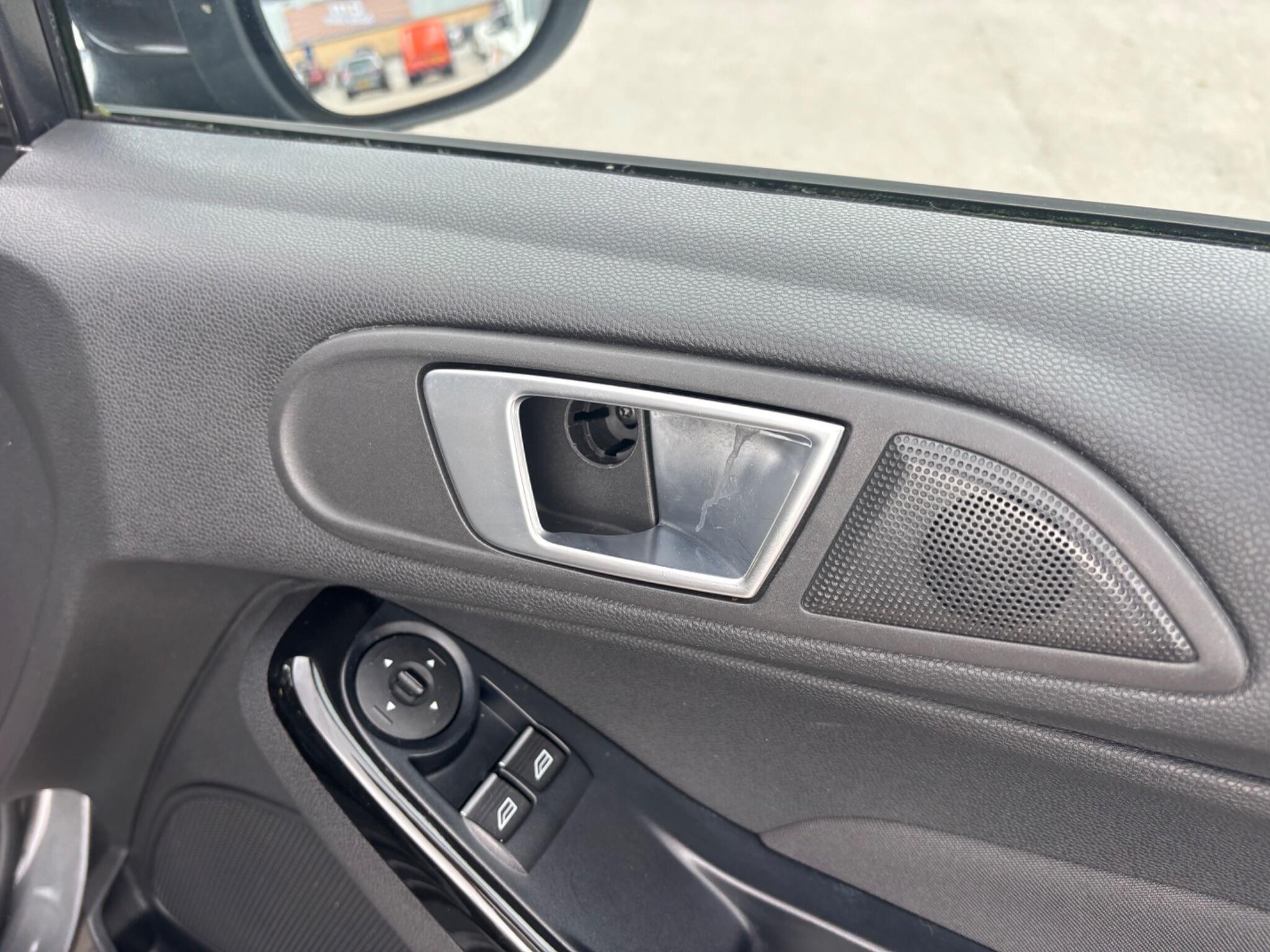 Ford Fiesta view 17