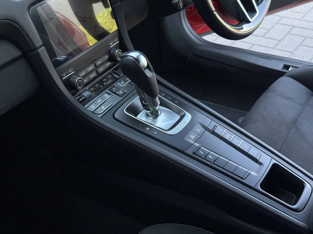 Porsche Cayman view 34