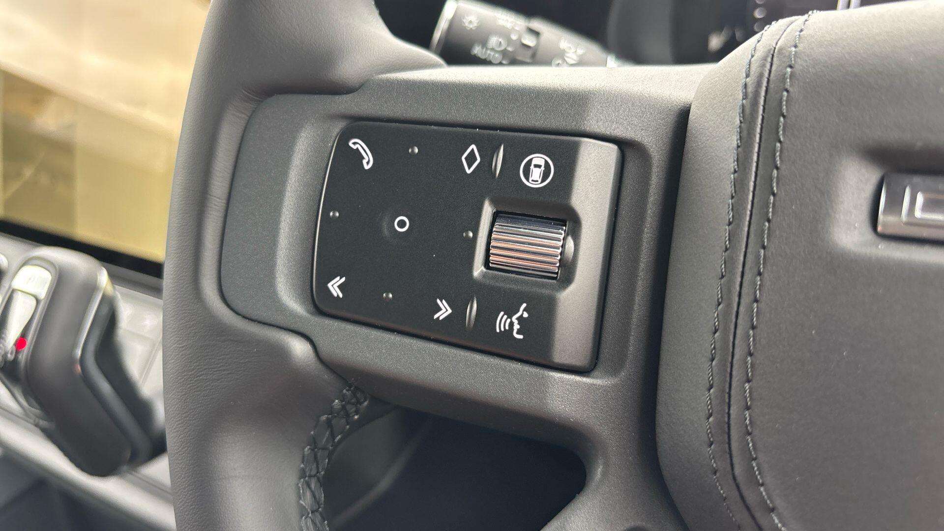 Land Rover Defender view 22