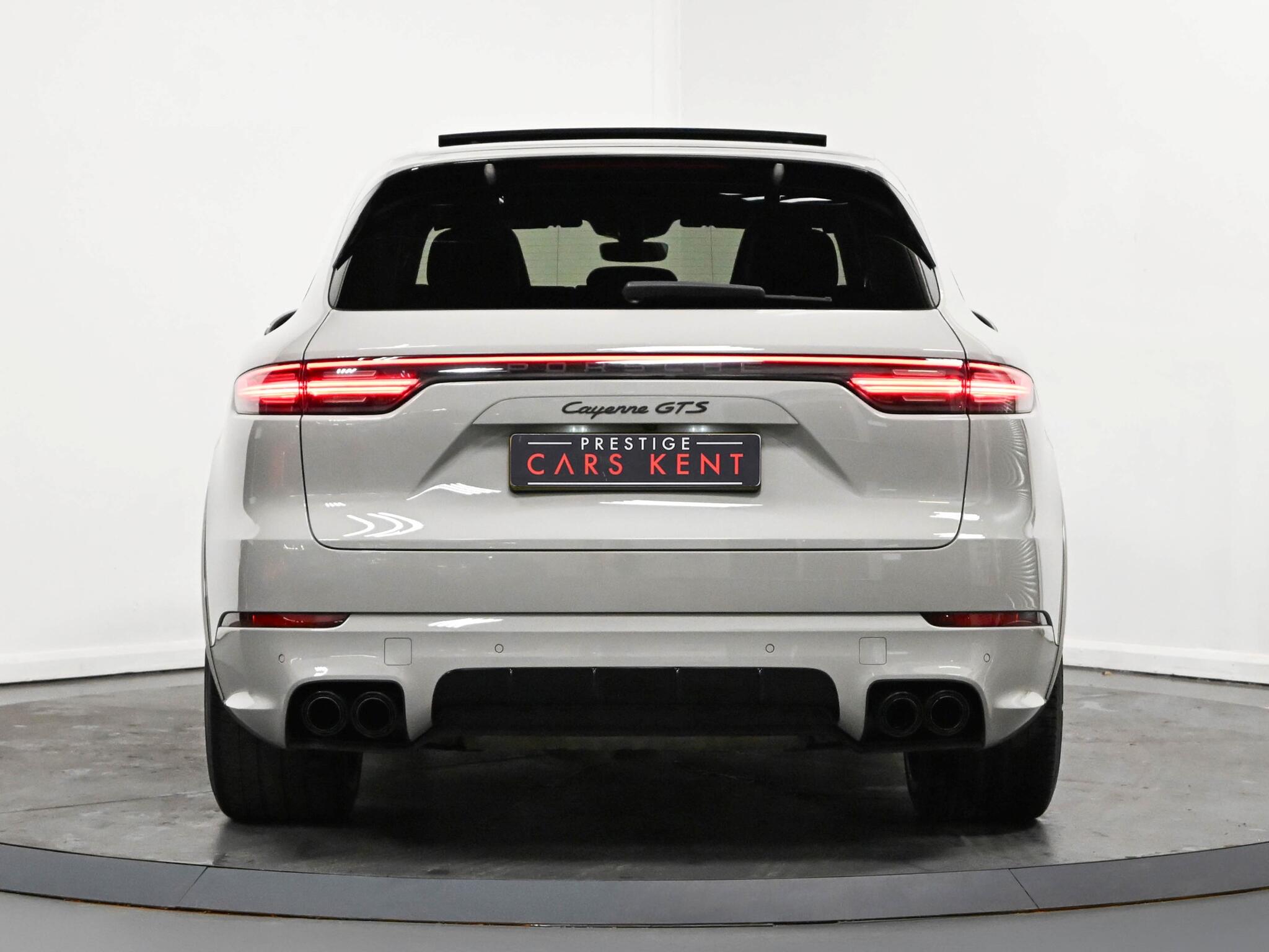 Porsche Cayenne view 27