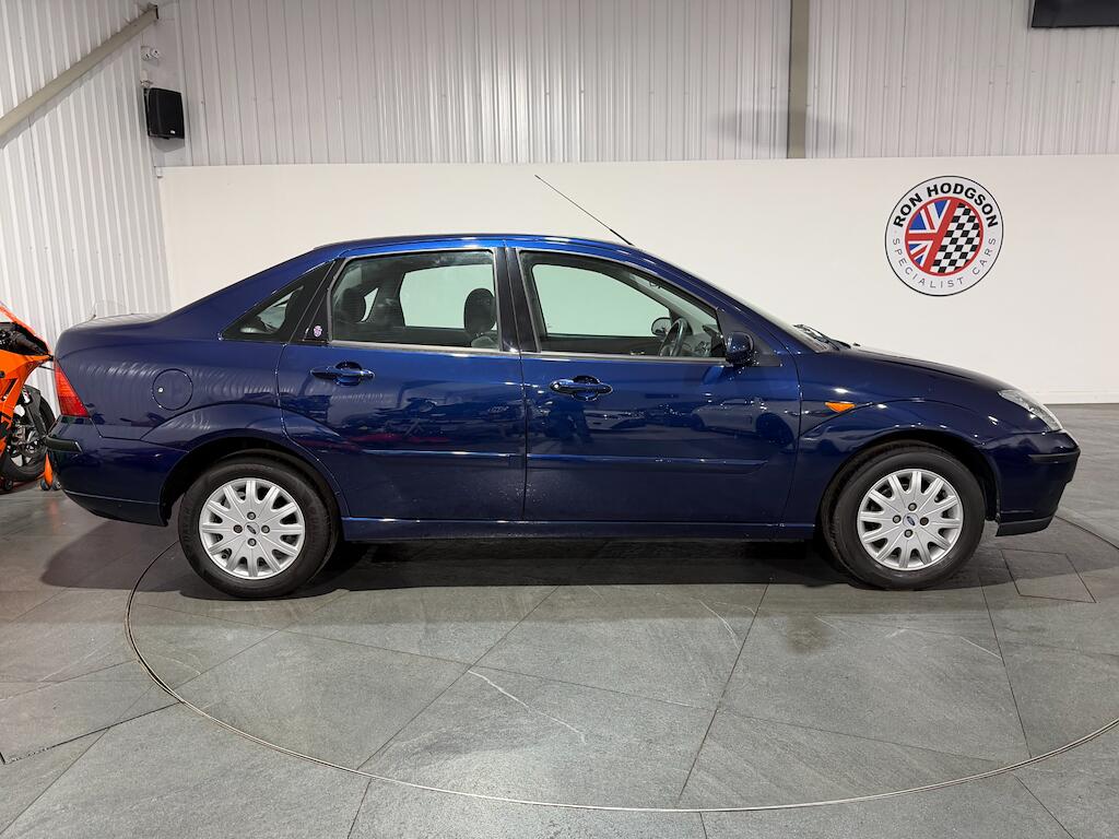 Ford Focus view 16