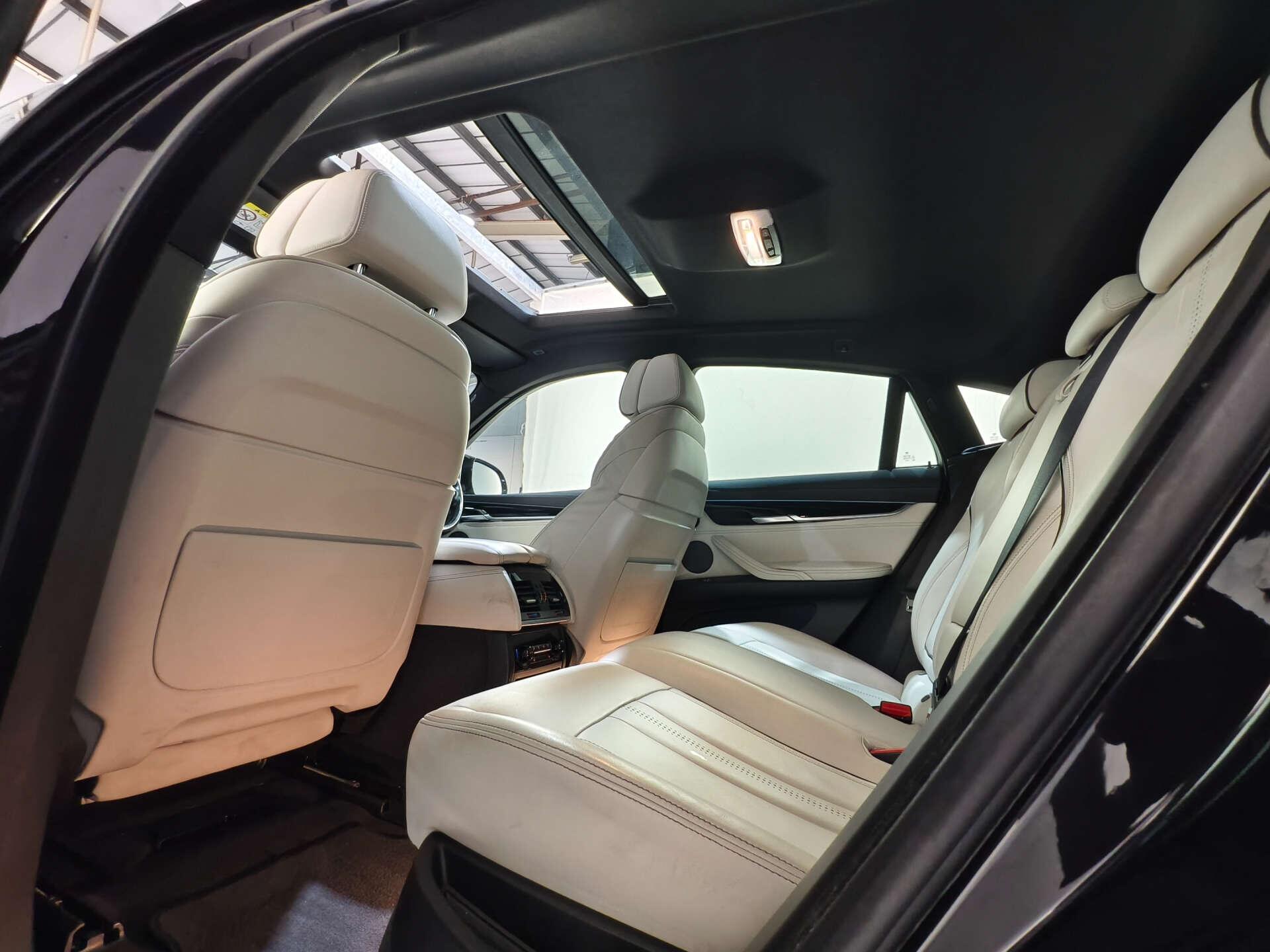 BMW X6 view 18