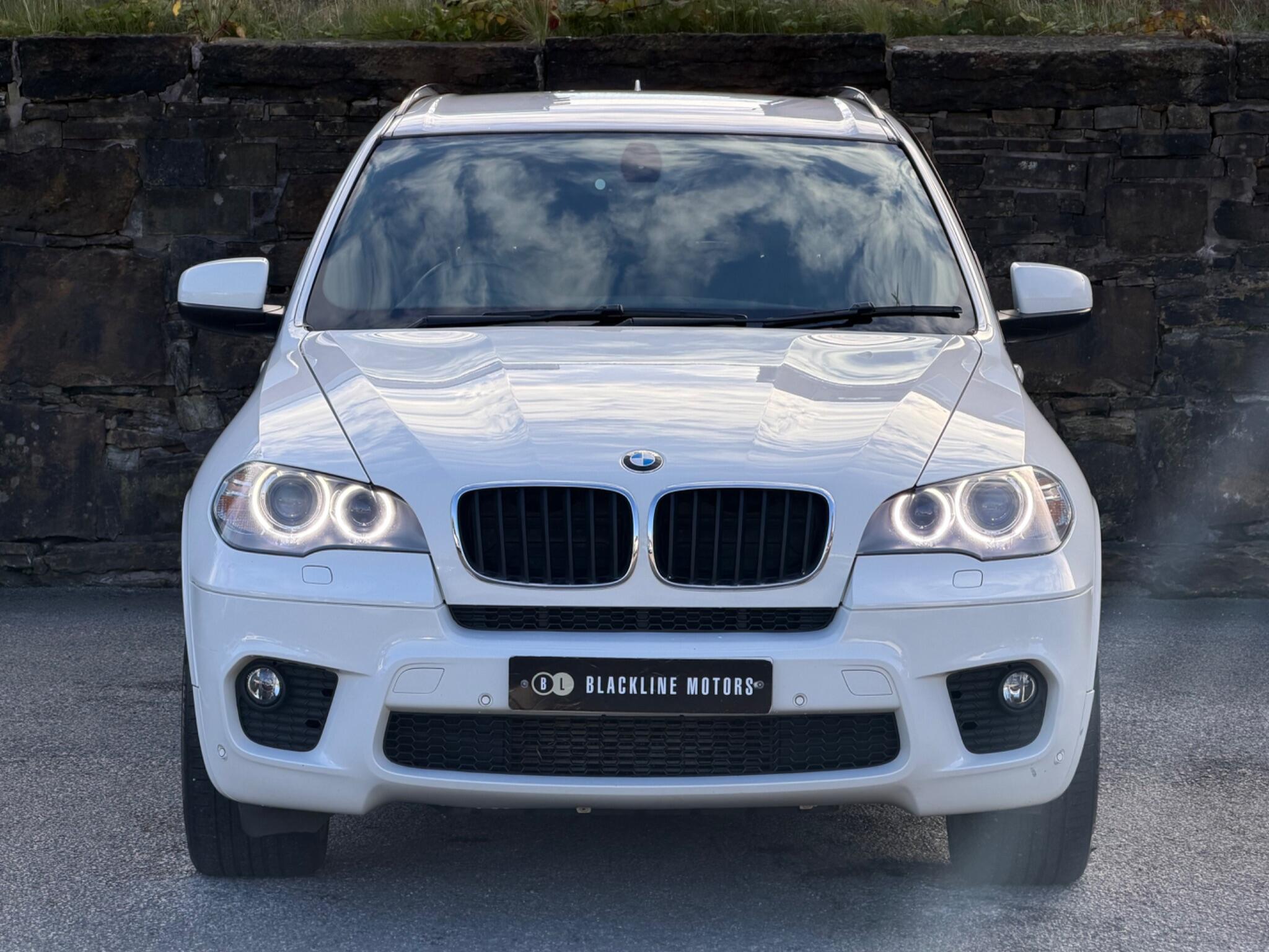 BMW X5 view 2