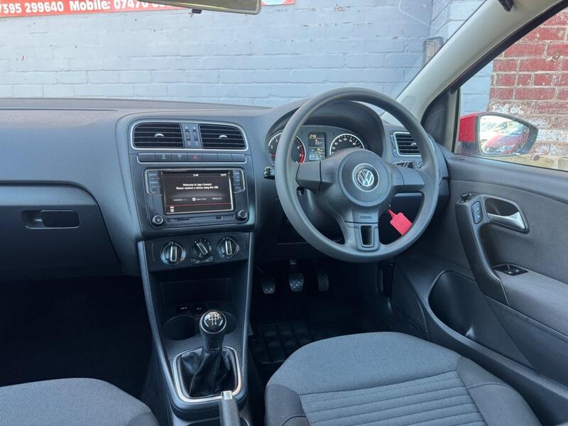 Volkswagen Polo view 11