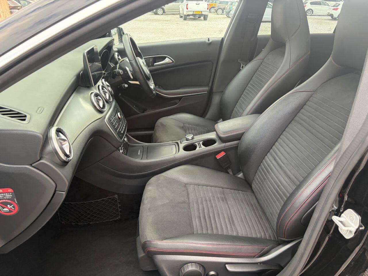 Mercedes-Benz Cla view 23