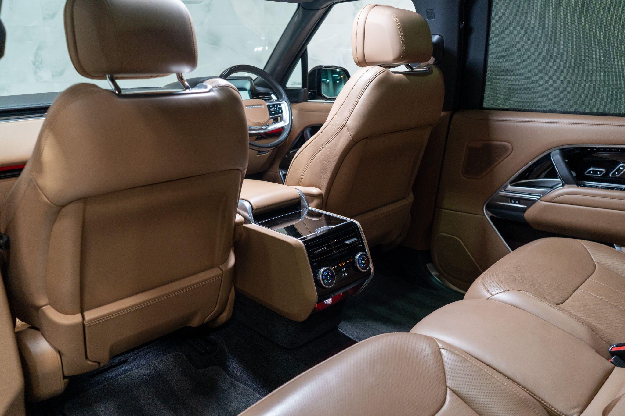 Land Rover Range Rover view 17