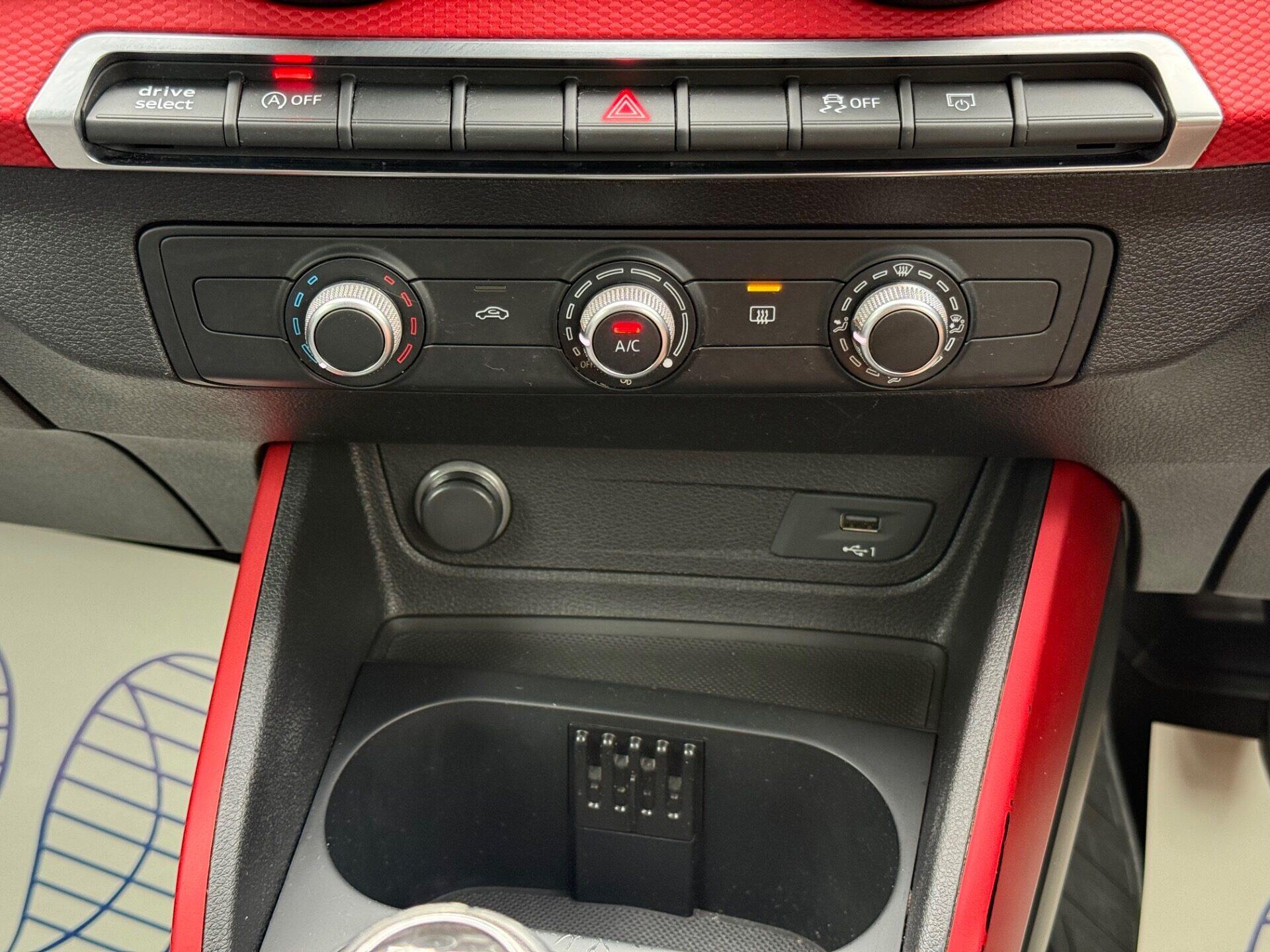 Audi Q2 view 42