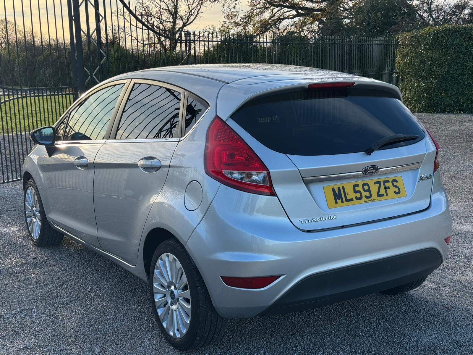 2009 Ford Fiesta image 5