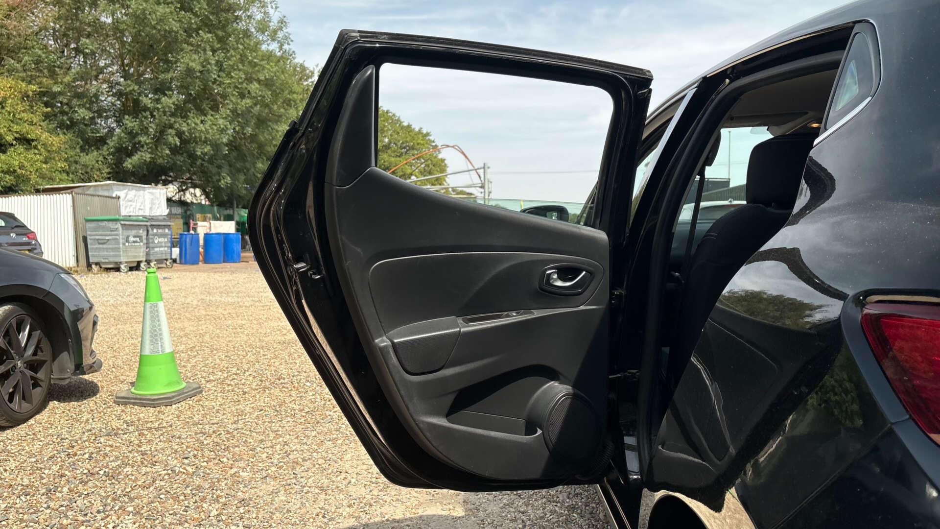 Renault Clio view 33