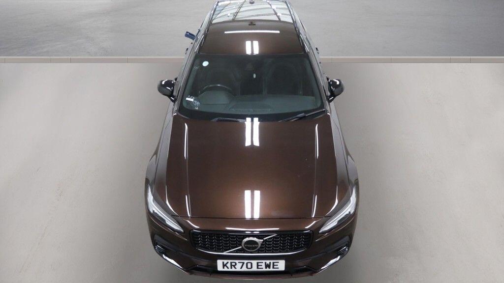 Volvo V90 view 2