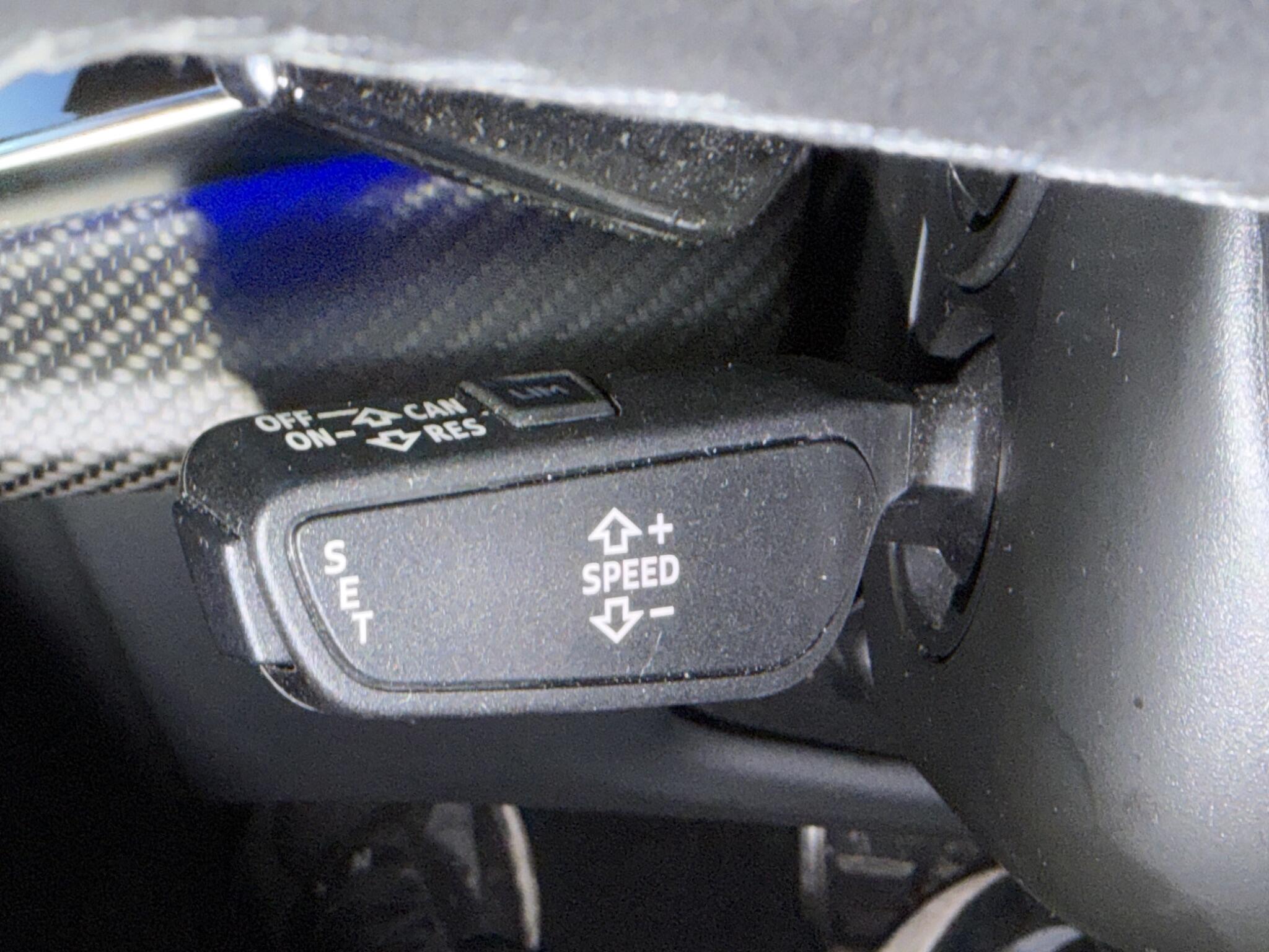 Audi Audi RSQ8 view 36