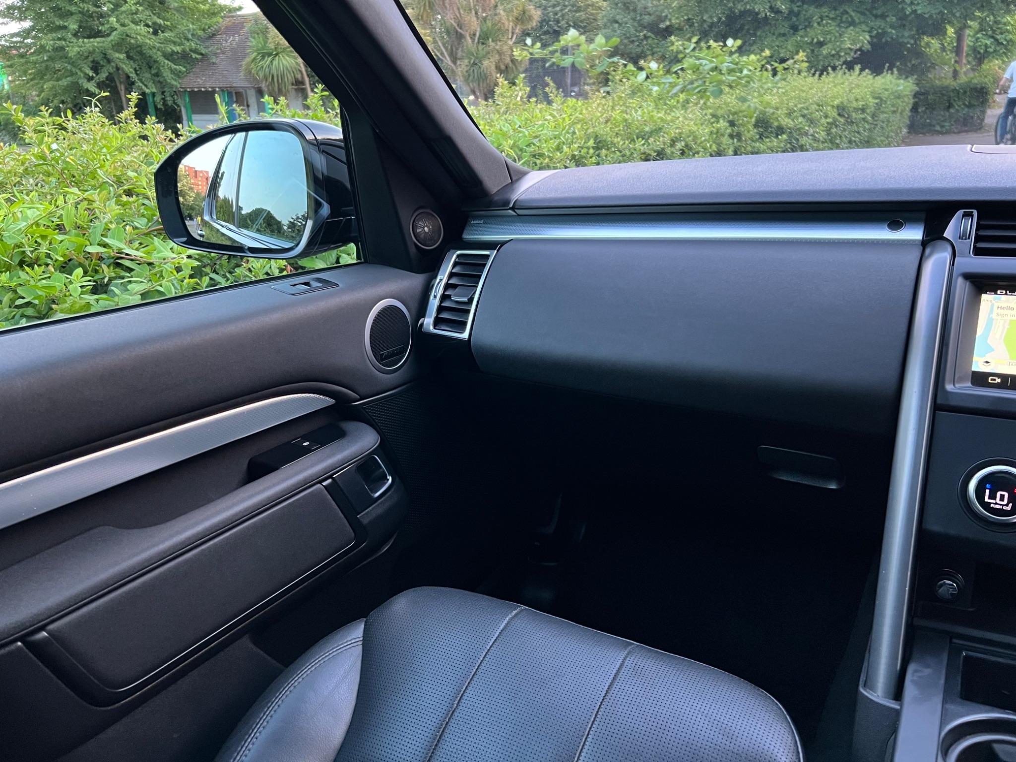 Land Rover Discovery view 25