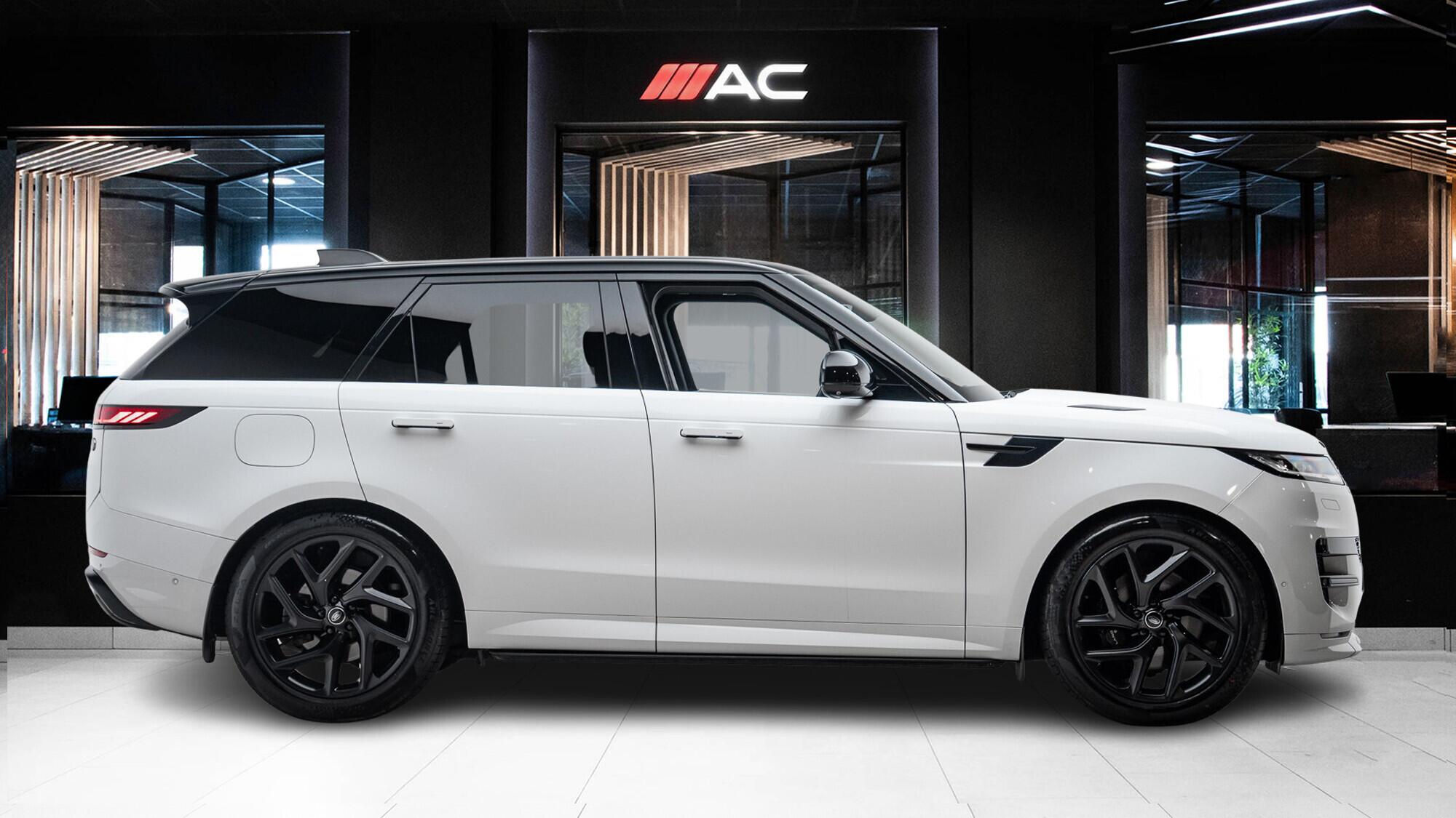 Land Rover Range Rover Sport view 3