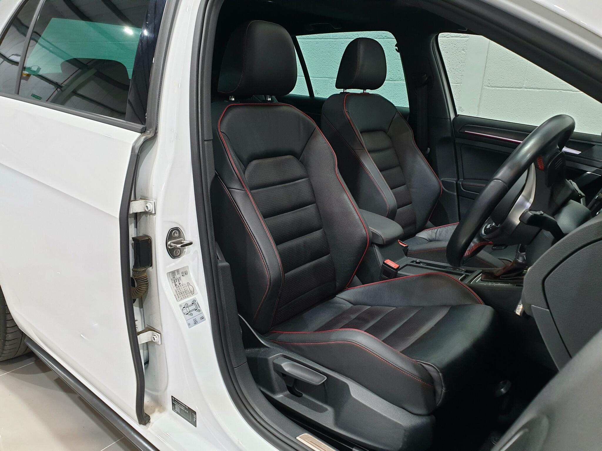 Volkswagen Golf view 44