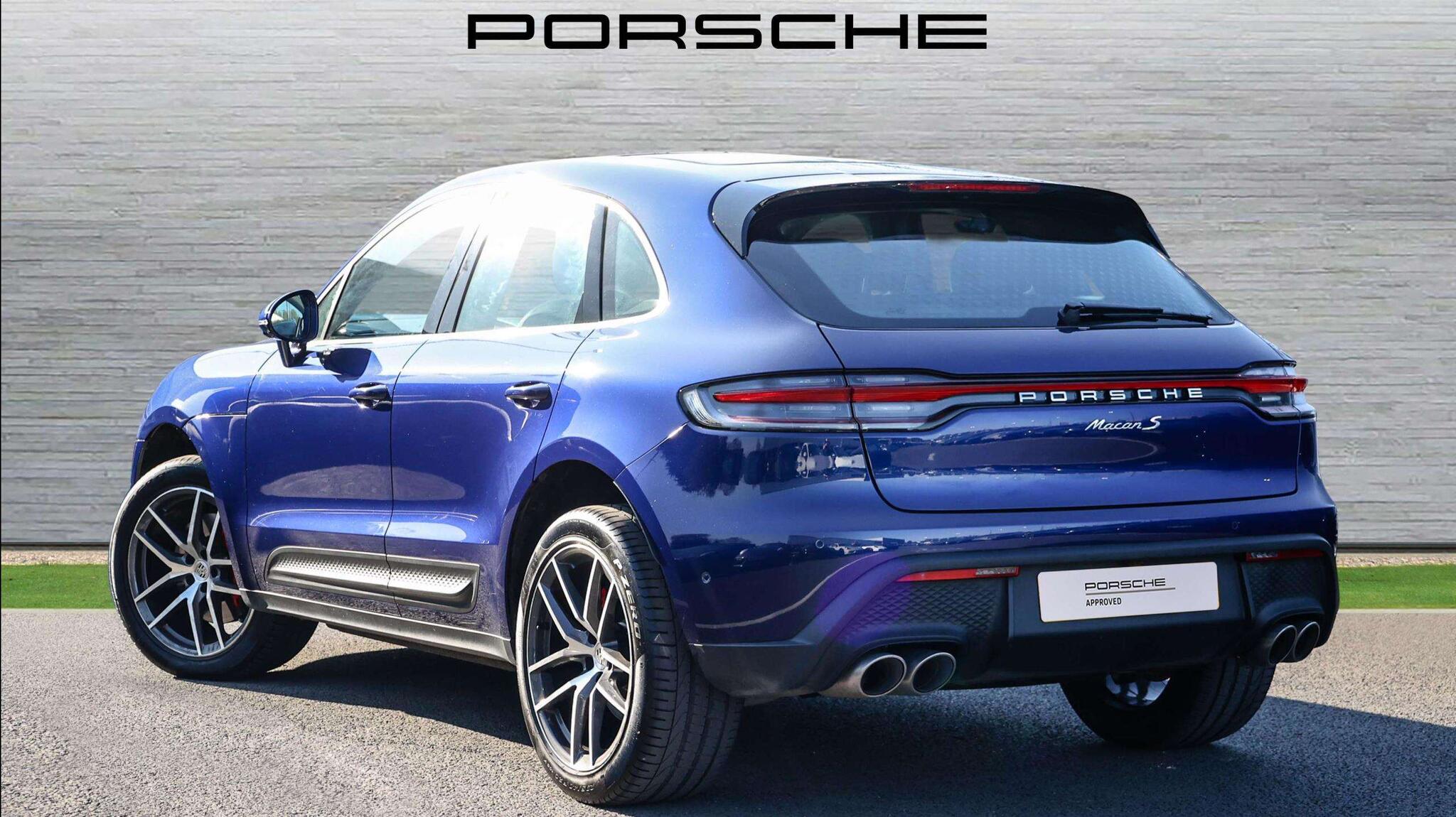 Porsche Macan view 4