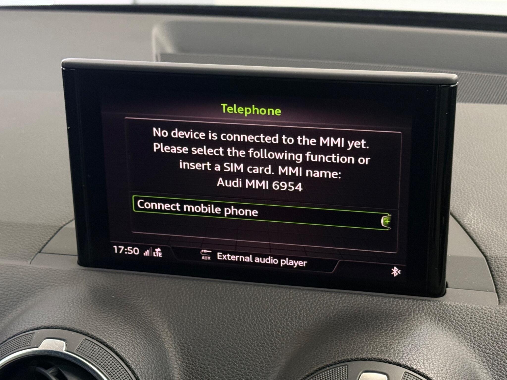 Audi Q2 view 27