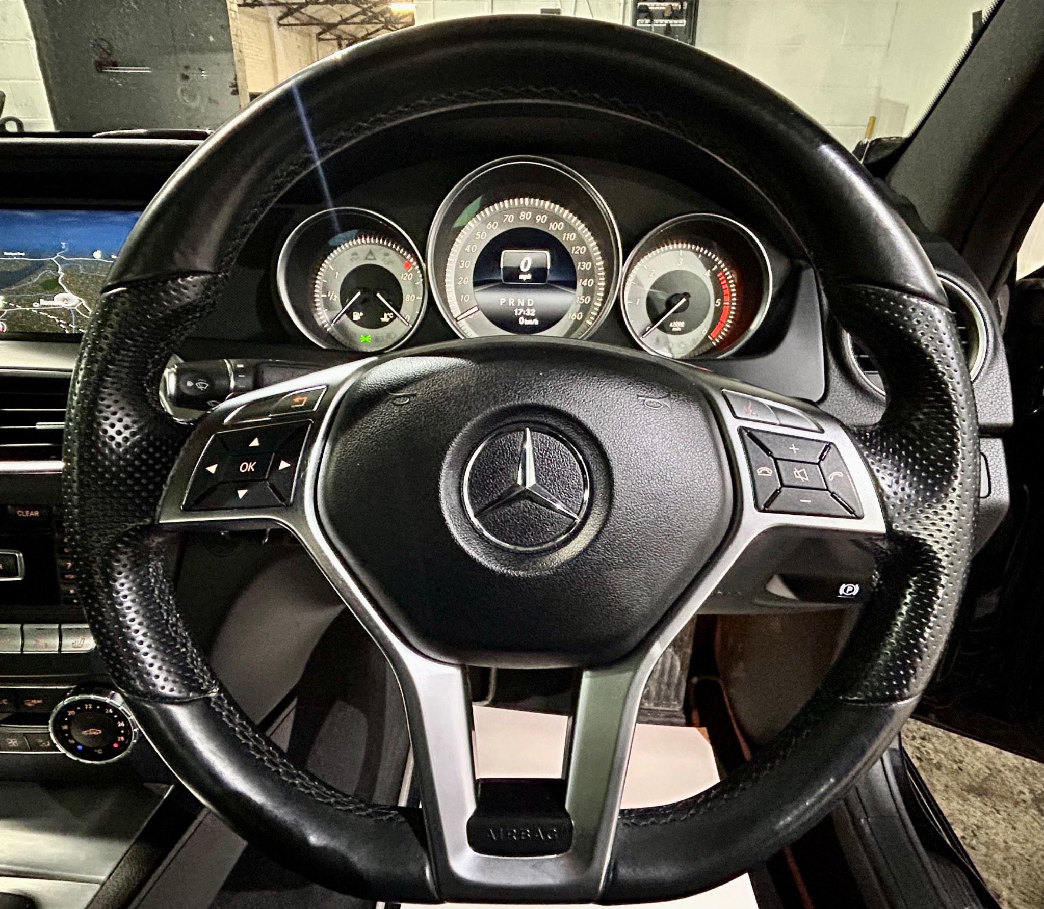 Mercedes-Benz C-Class view 12