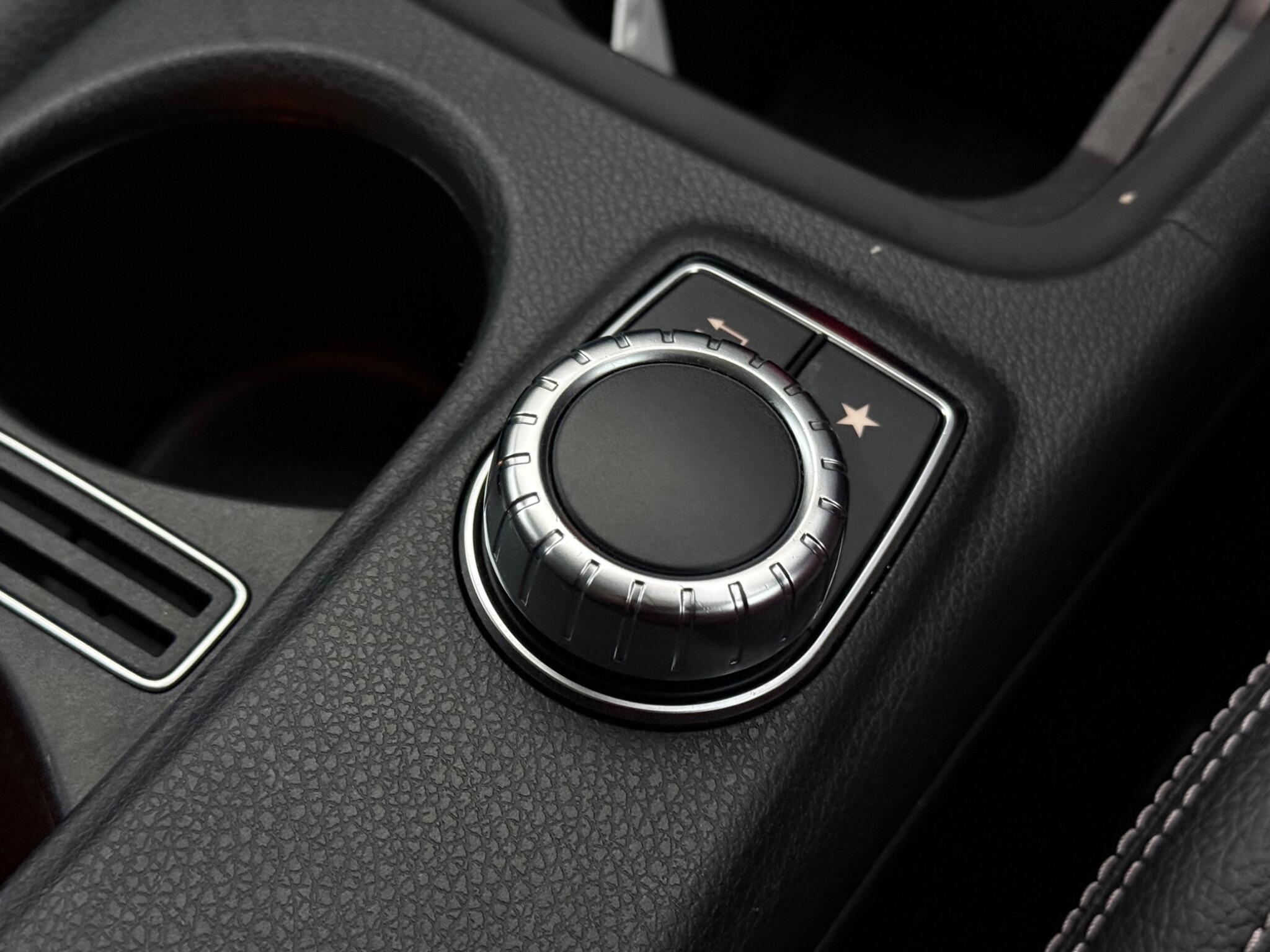 Mercedes-Benz GLA view 19