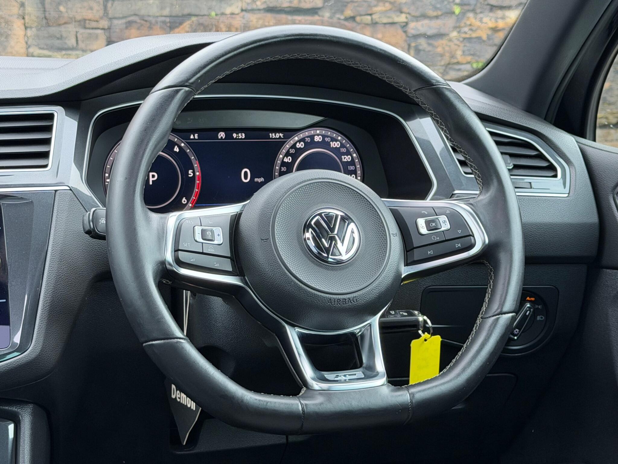 Volkswagen Tiguan view 28