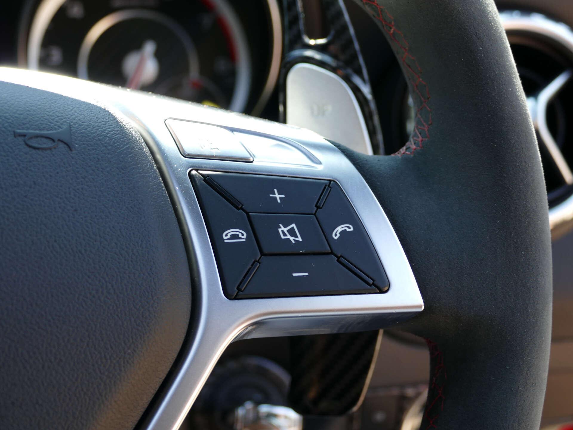 Mercedes-Benz Gla view 42