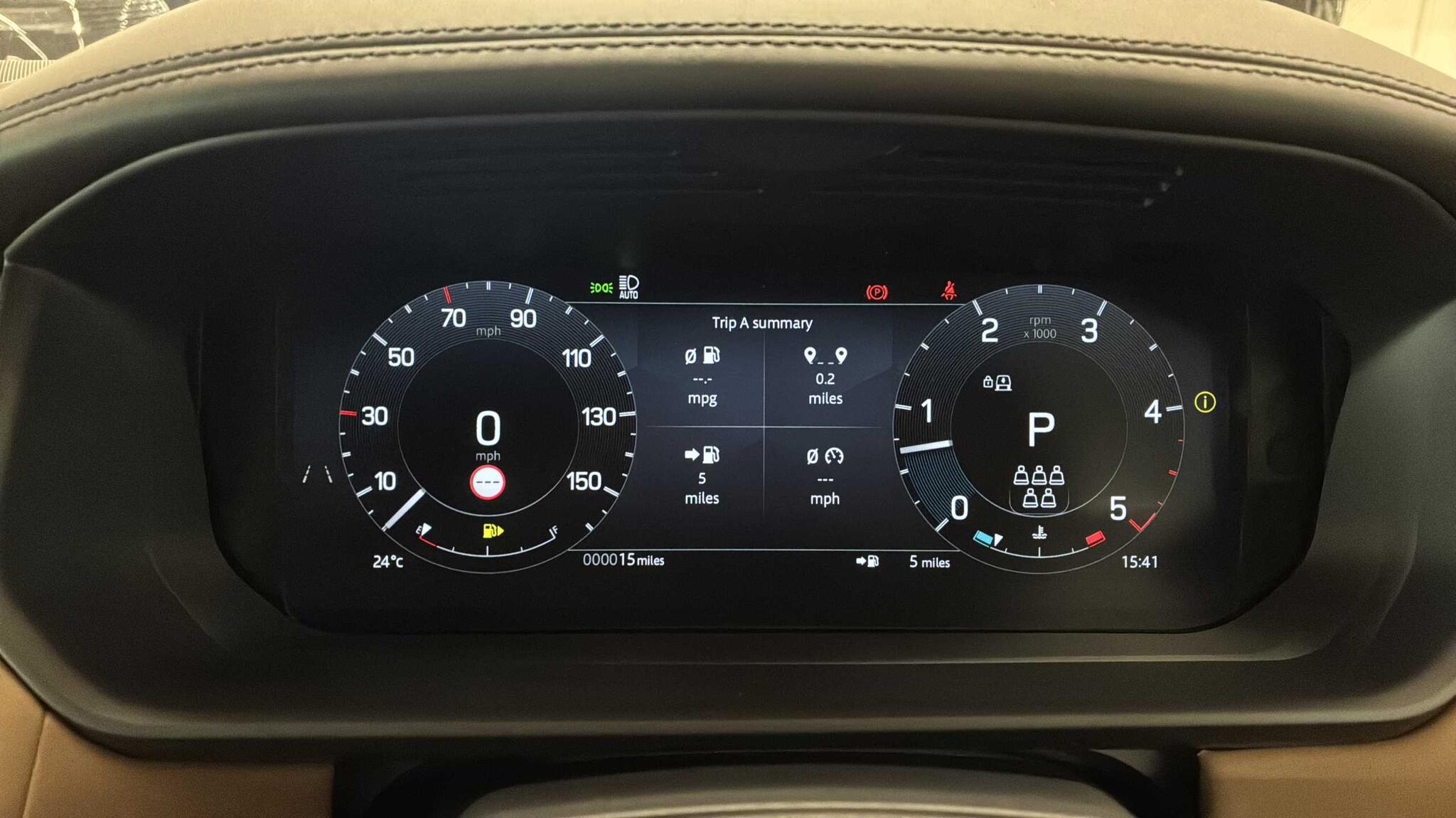 Land Rover Discovery view 16