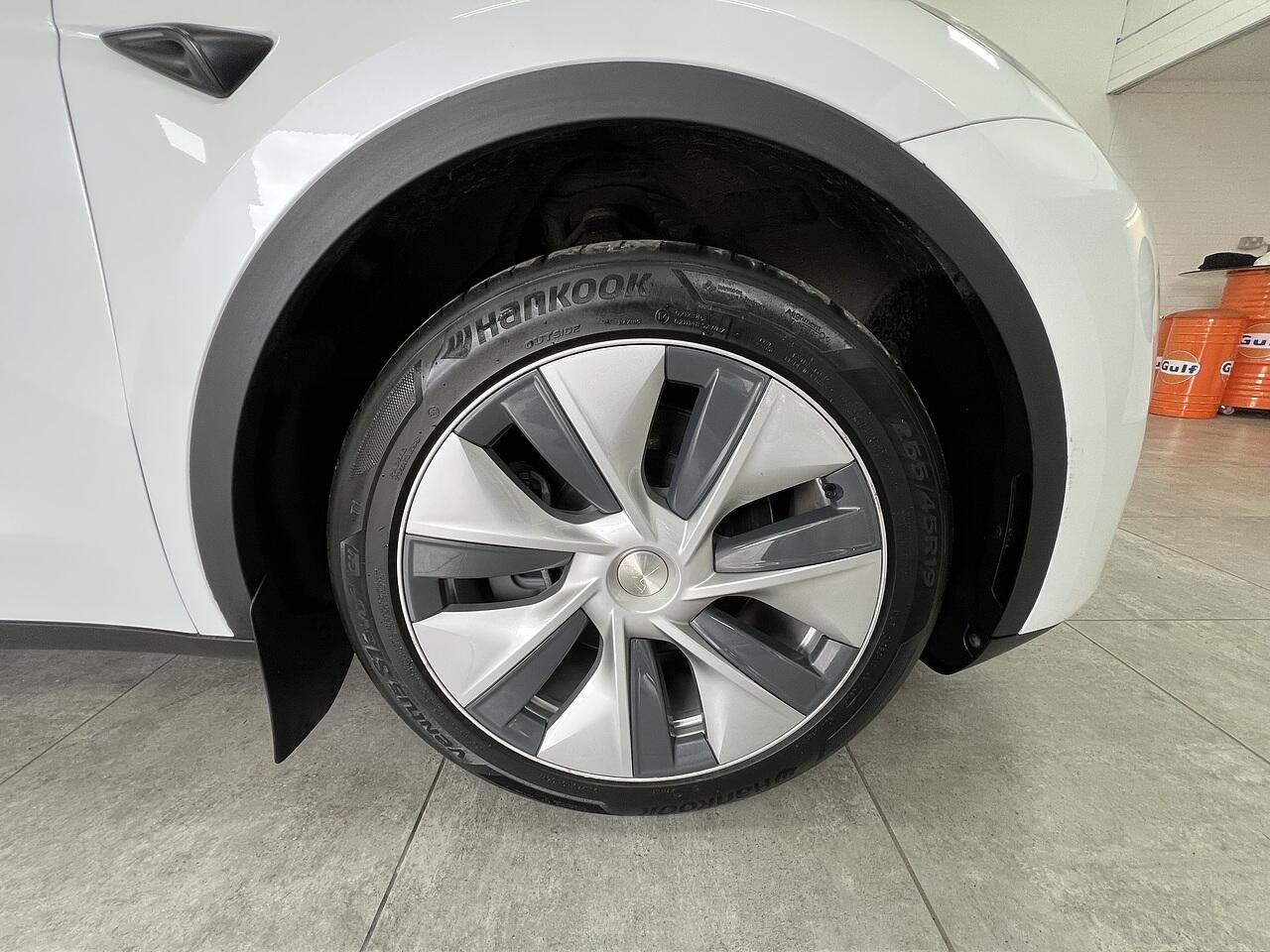 Tesla Model Y view 22